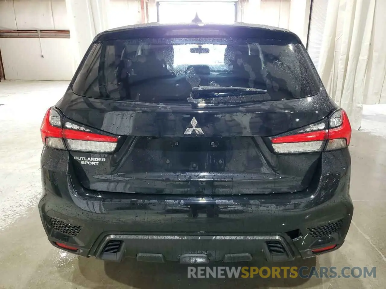 6 Photograph of a damaged car JA4AP3AU6LU018299 MITSUBISHI OUTLANDER 2020