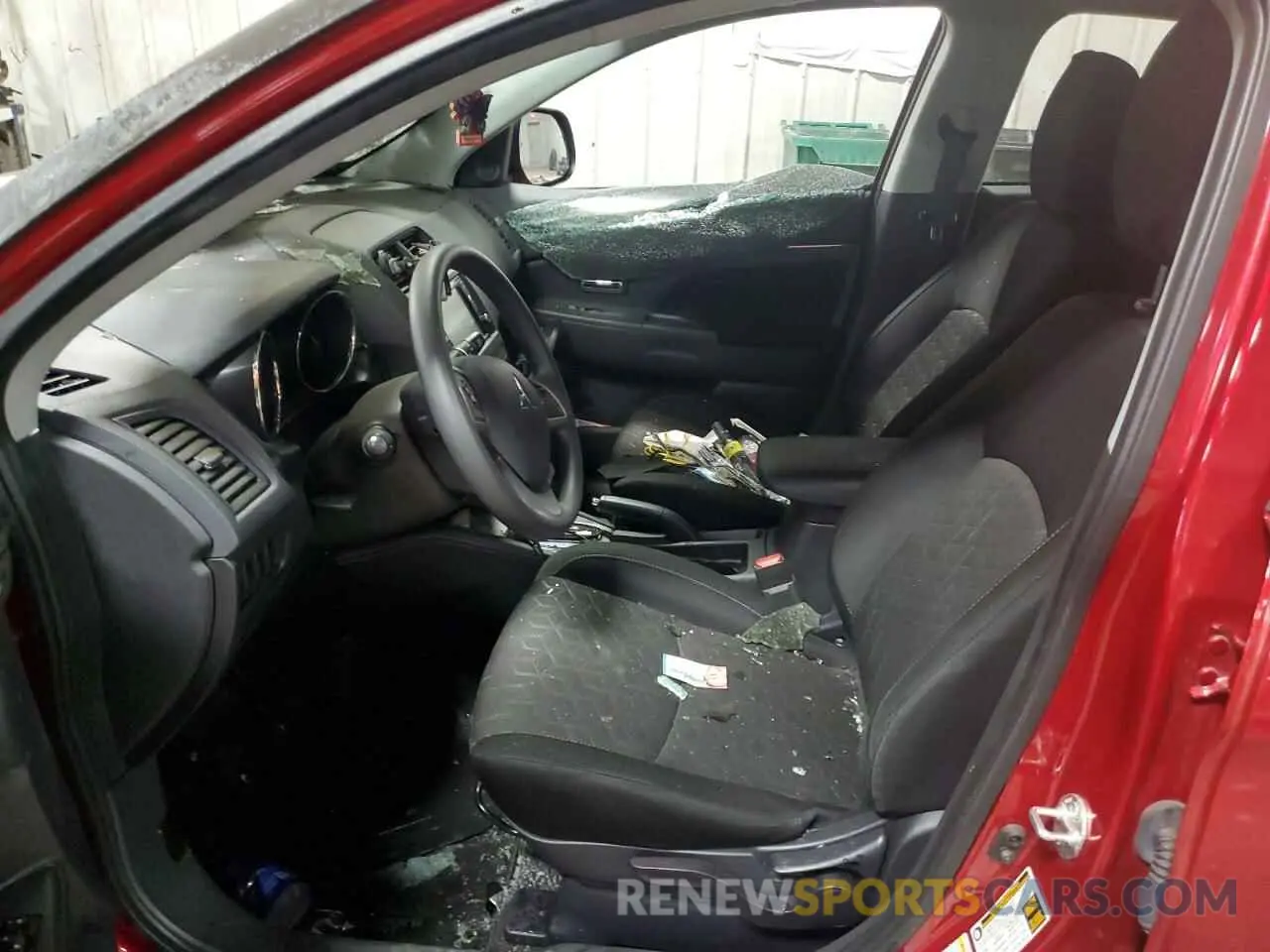 7 Photograph of a damaged car JA4AP3AU7LU008879 MITSUBISHI OUTLANDER 2020