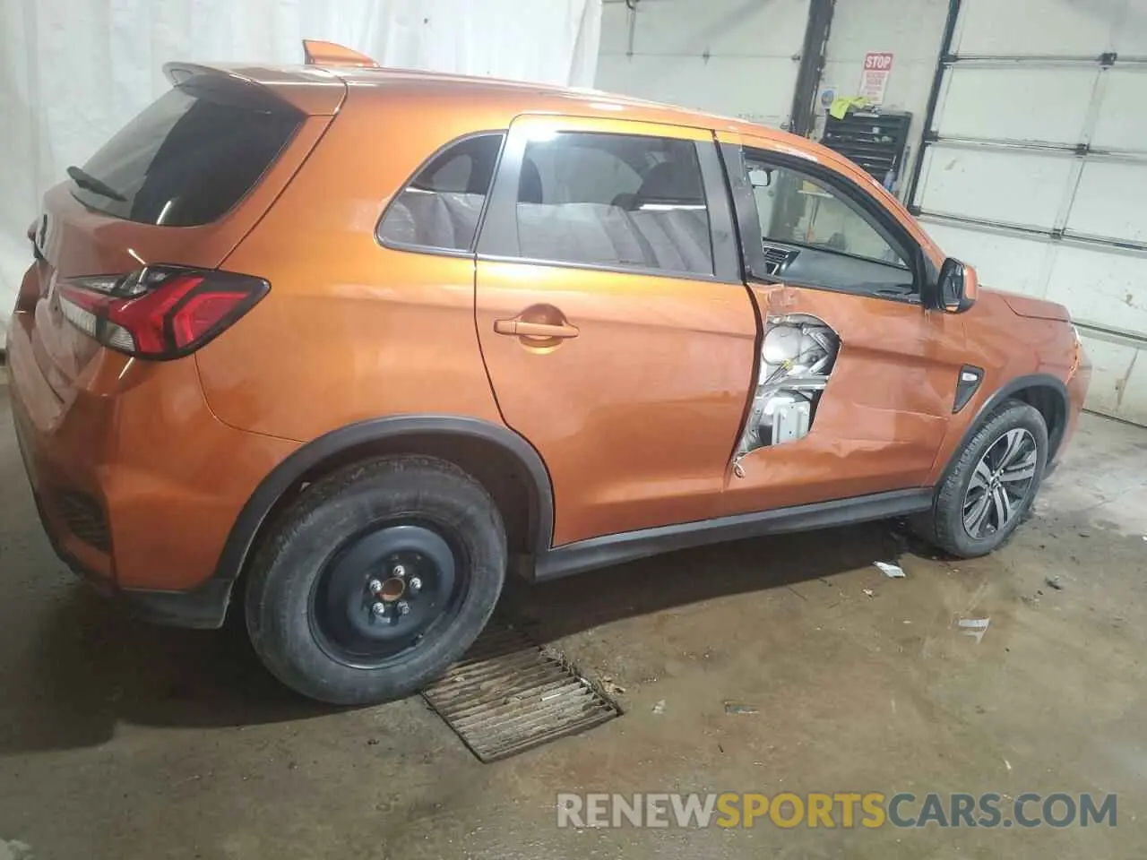 3 Фотография поврежденного автомобиля JA4AP3AU8LU001472 MITSUBISHI OUTLANDER 2020