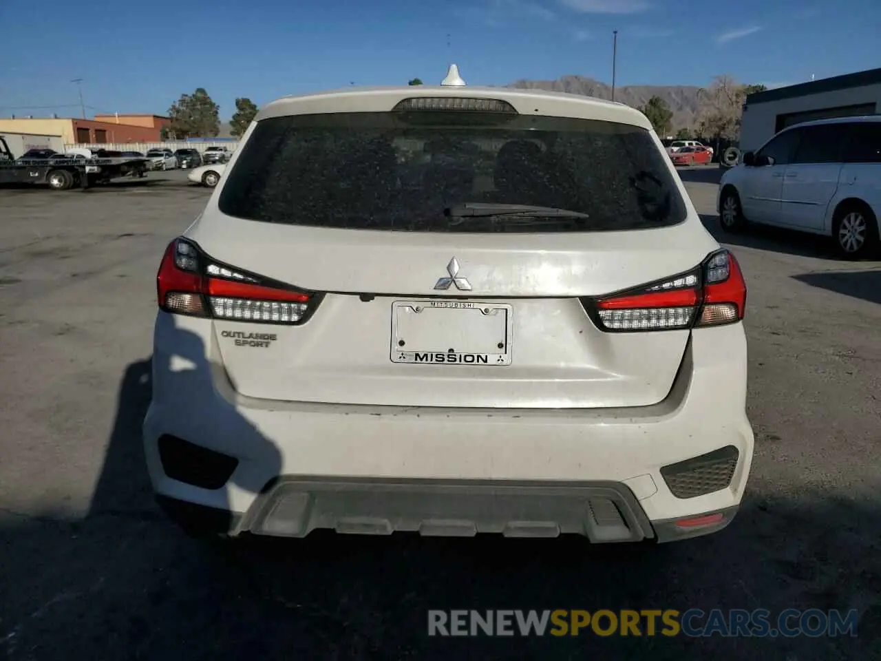 6 Photograph of a damaged car JA4AP3AU8LU021026 MITSUBISHI OUTLANDER 2020