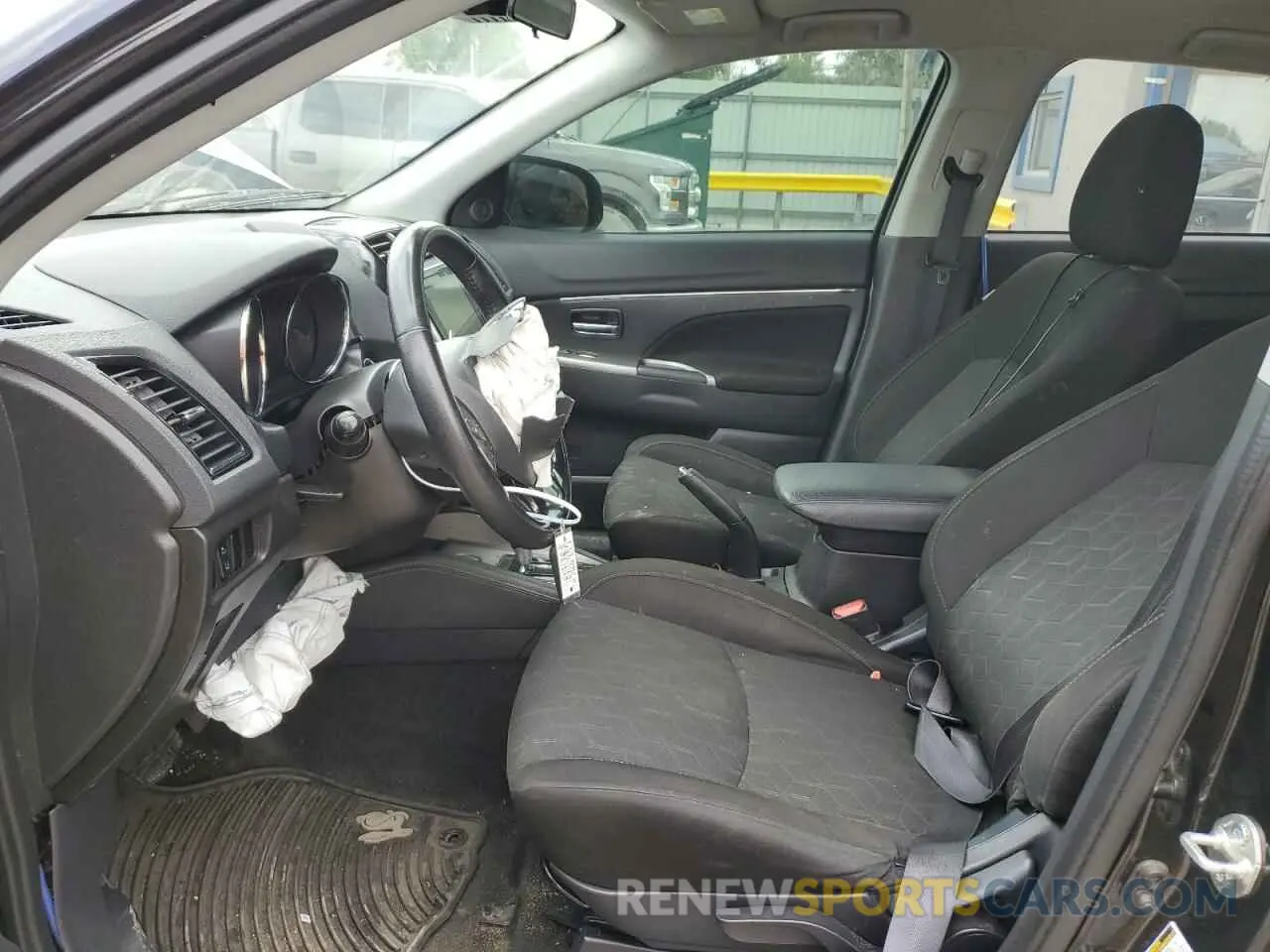 7 Photograph of a damaged car JA4AP4AU4LU022812 MITSUBISHI OUTLANDER 2020