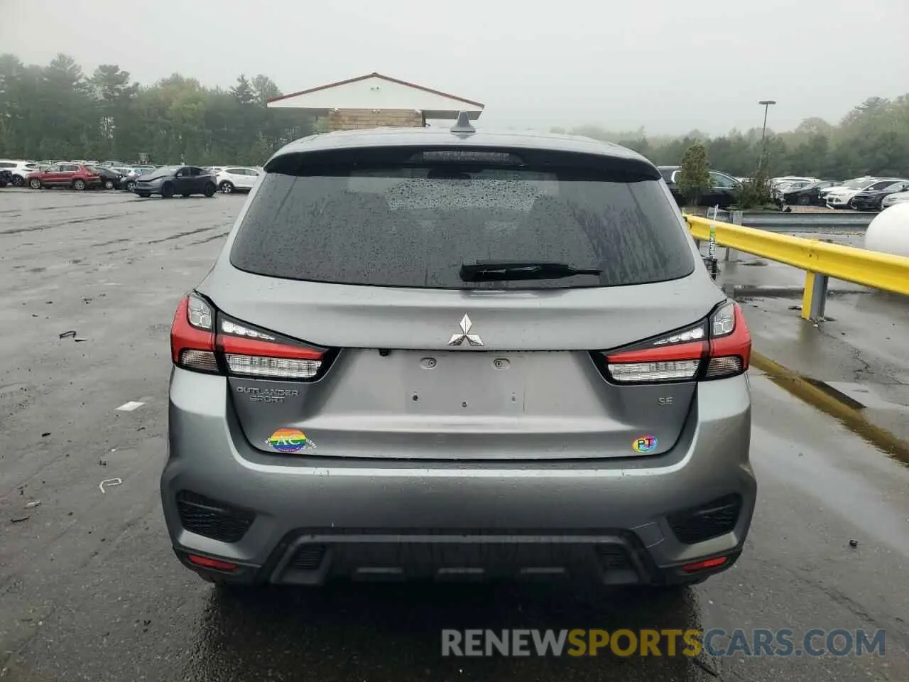 6 Photograph of a damaged car JA4AP4AU5LU008465 MITSUBISHI OUTLANDER 2020