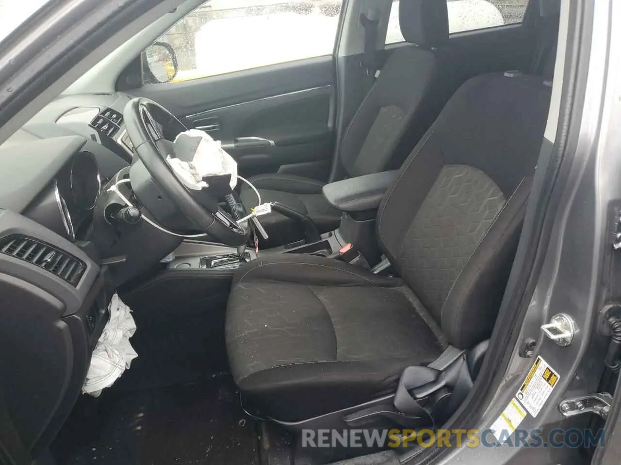 7 Photograph of a damaged car JA4AP4AU5LU008465 MITSUBISHI OUTLANDER 2020