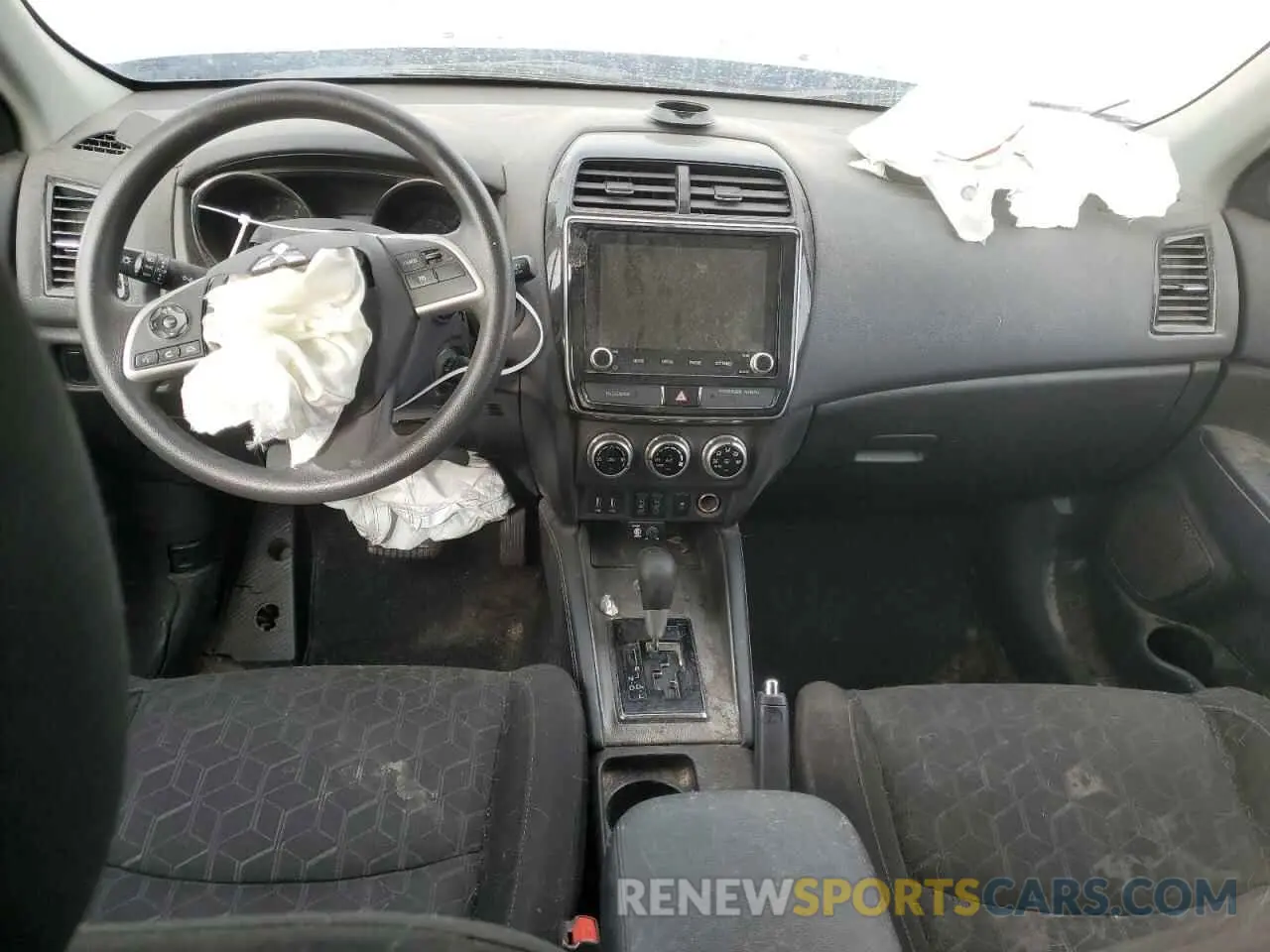 8 Photograph of a damaged car JA4AR3AU0LU004442 MITSUBISHI OUTLANDER 2020