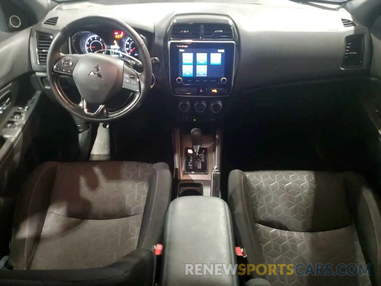 8 Фотография поврежденного автомобиля JA4AR3AU1LU025557 MITSUBISHI OUTLANDER 2020