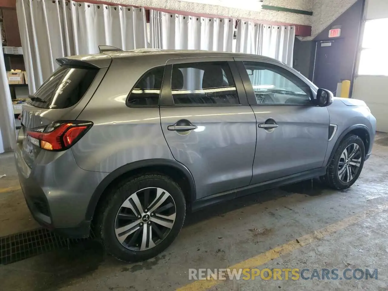 3 Фотография поврежденного автомобиля JA4AR3AUXLU016999 MITSUBISHI OUTLANDER 2020