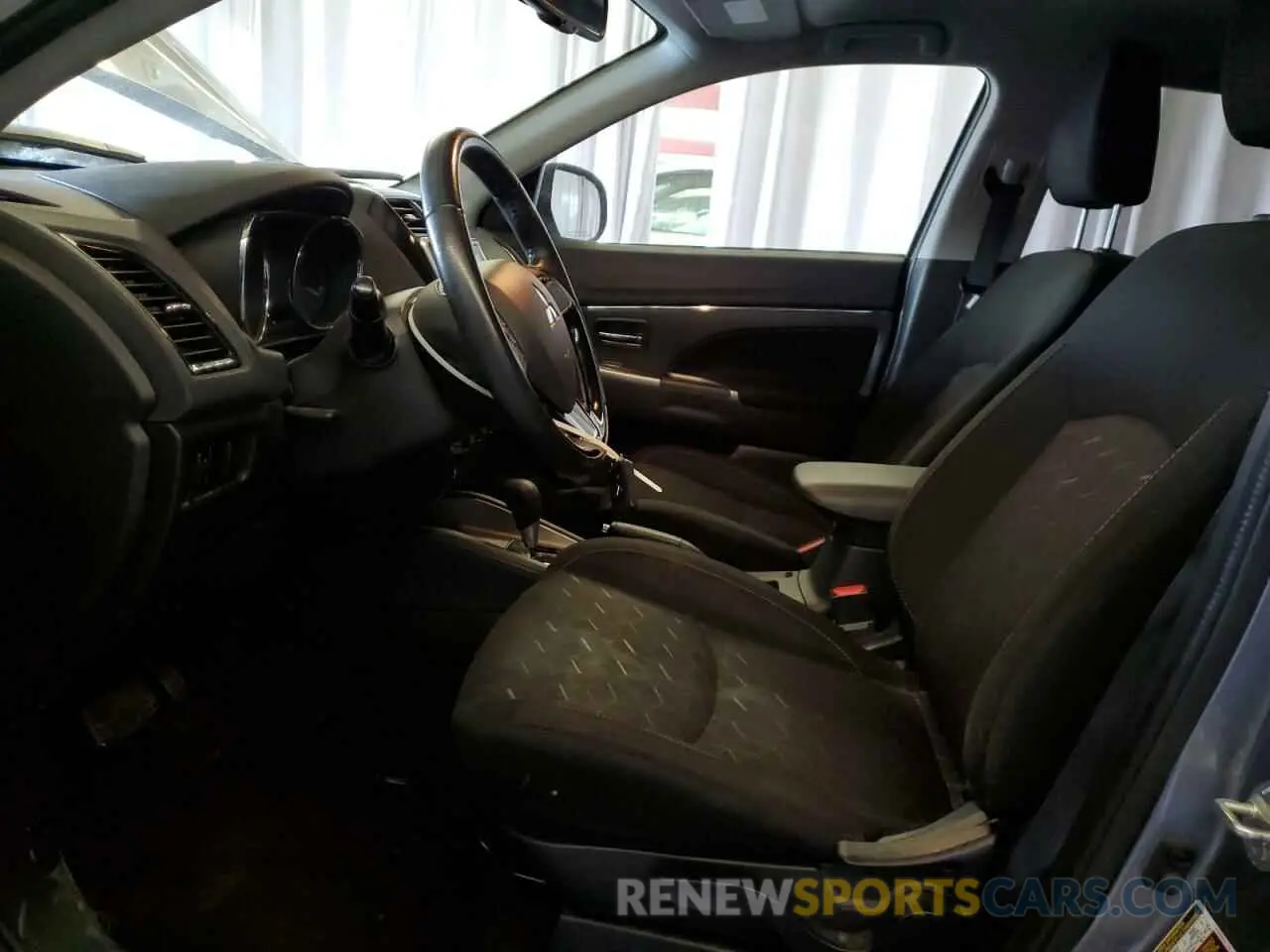 7 Фотография поврежденного автомобиля JA4AR3AUXLU016999 MITSUBISHI OUTLANDER 2020