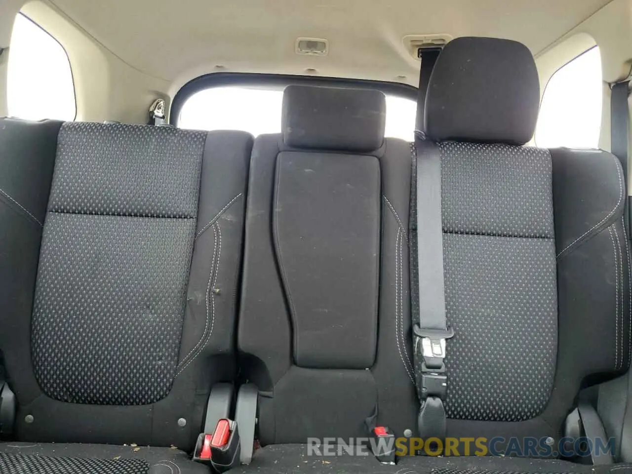 10 Фотография поврежденного автомобиля JA4AZ3A30LZ015158 MITSUBISHI OUTLANDER 2020