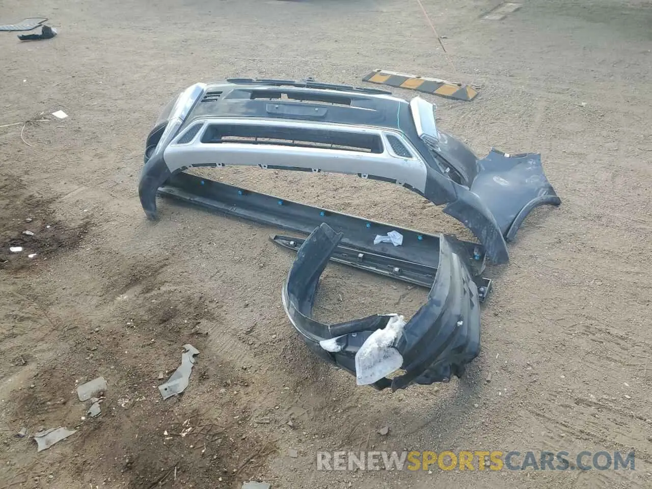 12 Photograph of a damaged car JA4AZ3A30LZ018318 MITSUBISHI OUTLANDER 2020