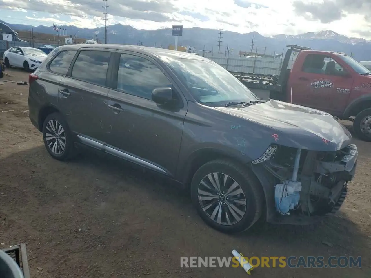 4 Photograph of a damaged car JA4AZ3A30LZ018318 MITSUBISHI OUTLANDER 2020