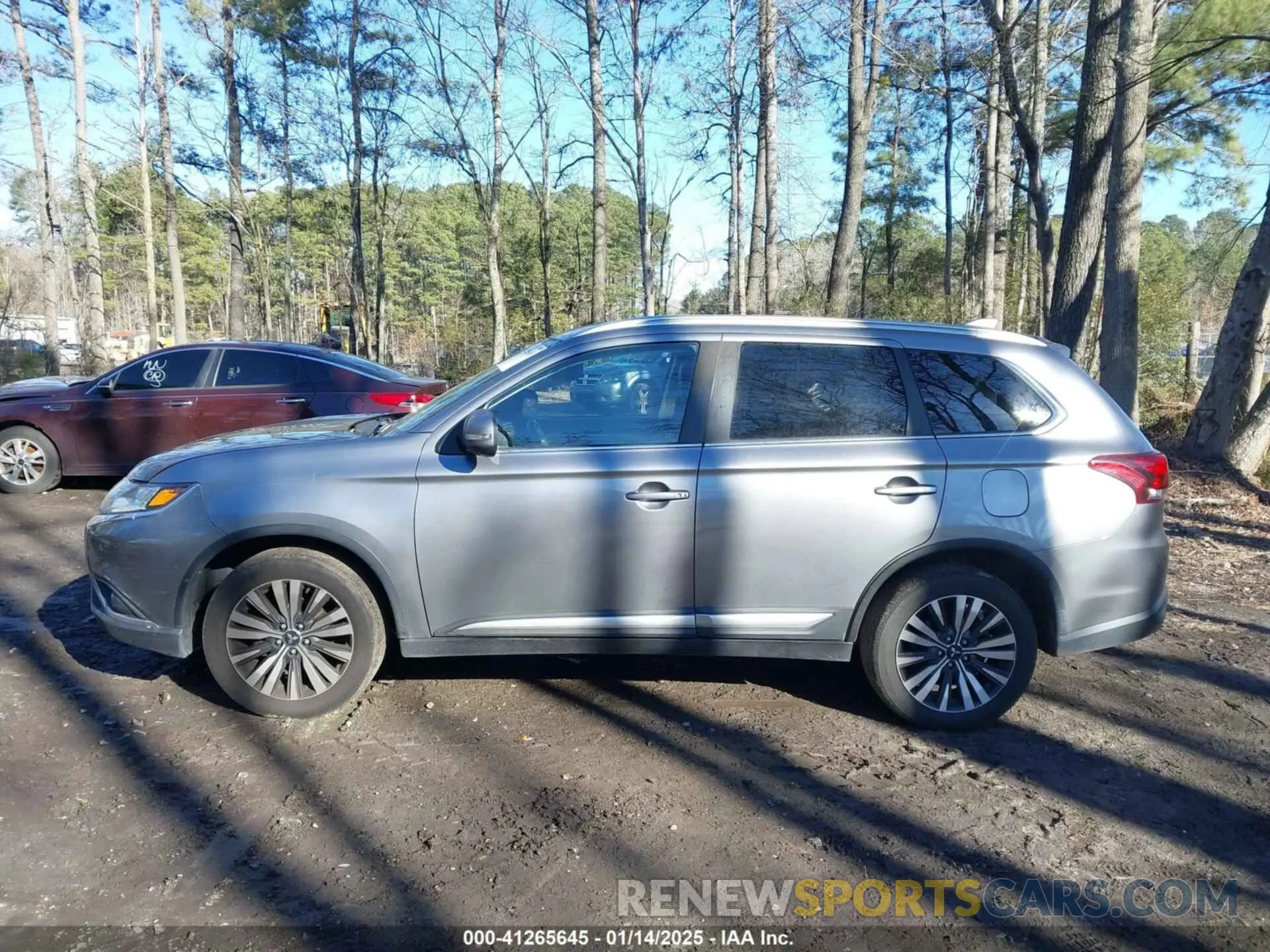 15 Фотография поврежденного автомобиля JA4AZ3A31LZ041204 MITSUBISHI OUTLANDER 2020