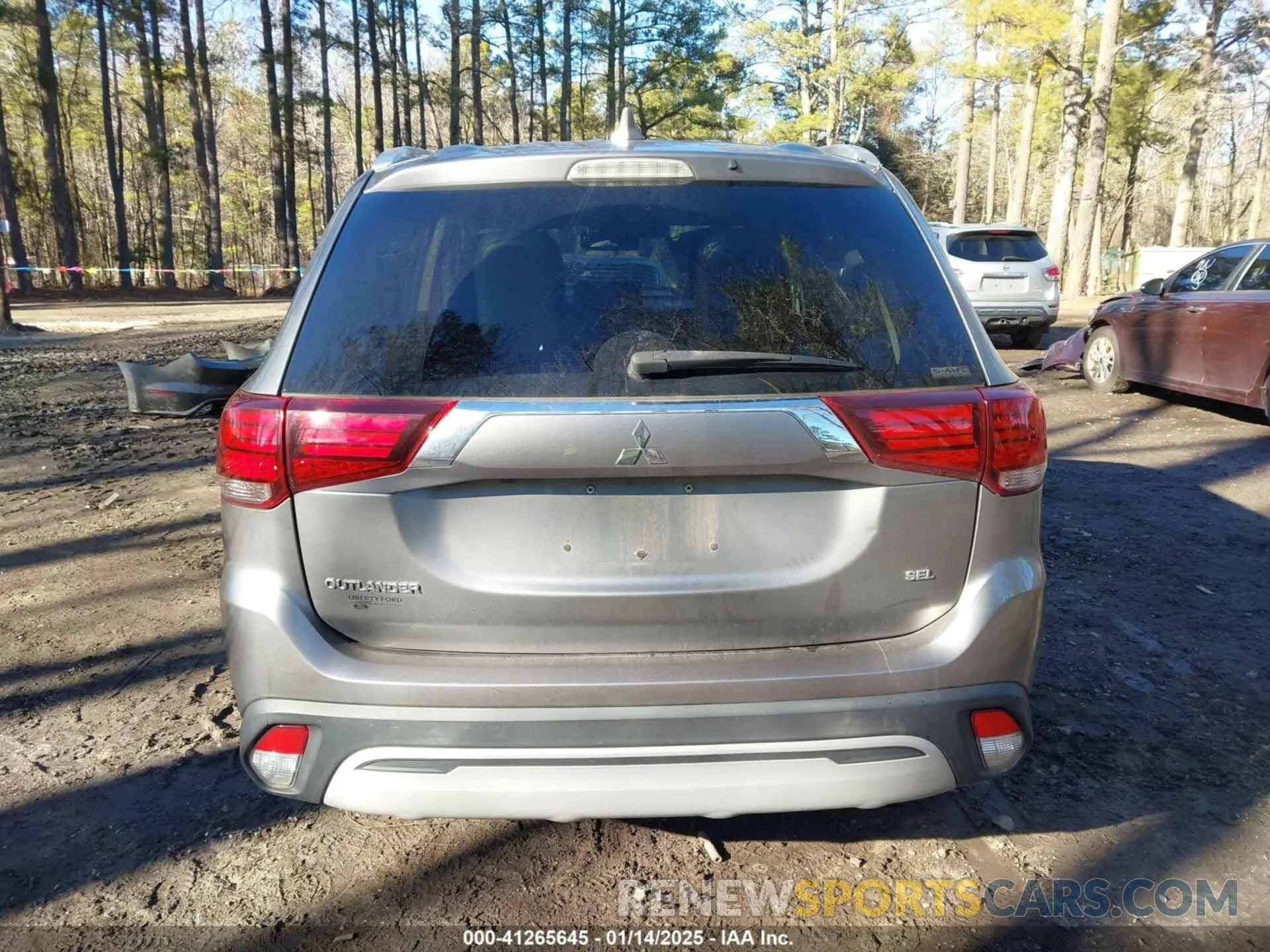 17 Фотография поврежденного автомобиля JA4AZ3A31LZ041204 MITSUBISHI OUTLANDER 2020