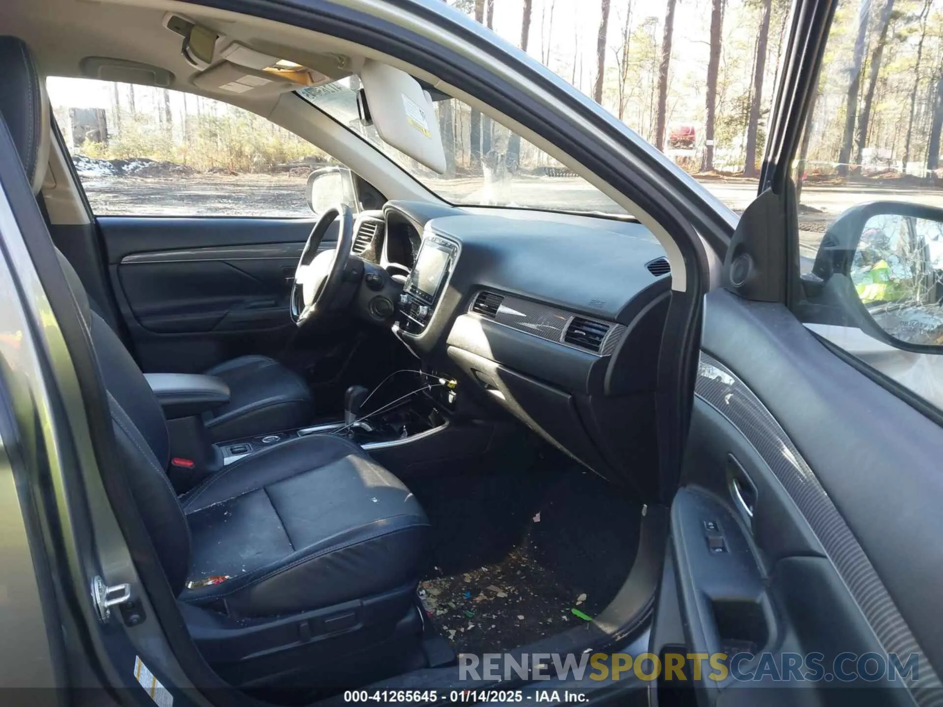 5 Фотография поврежденного автомобиля JA4AZ3A31LZ041204 MITSUBISHI OUTLANDER 2020