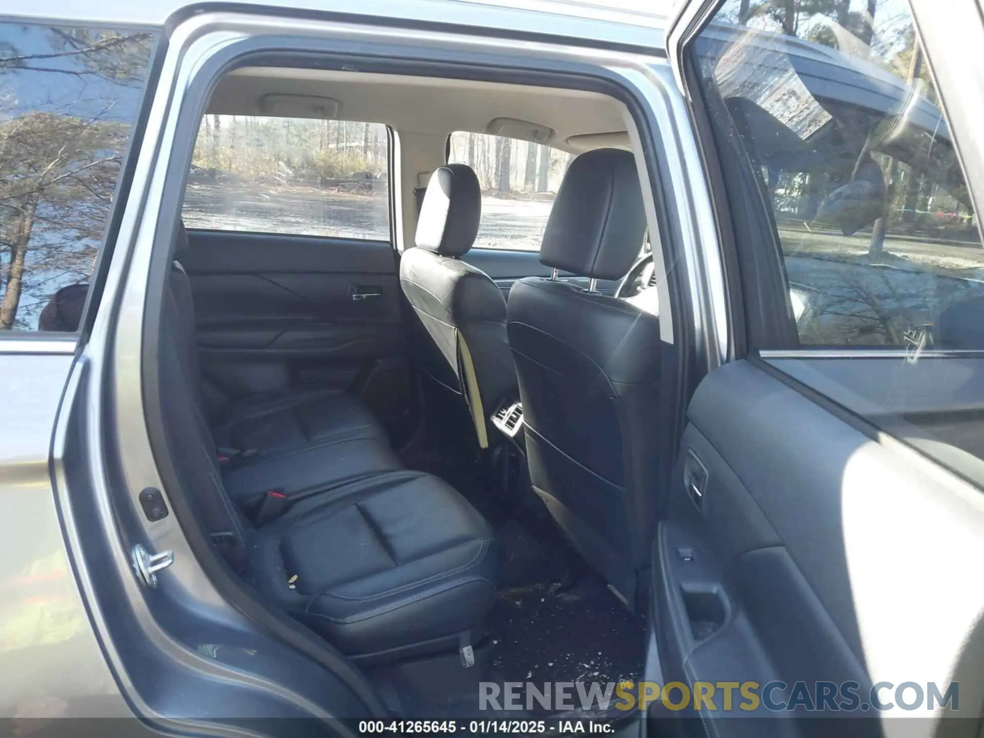 8 Фотография поврежденного автомобиля JA4AZ3A31LZ041204 MITSUBISHI OUTLANDER 2020