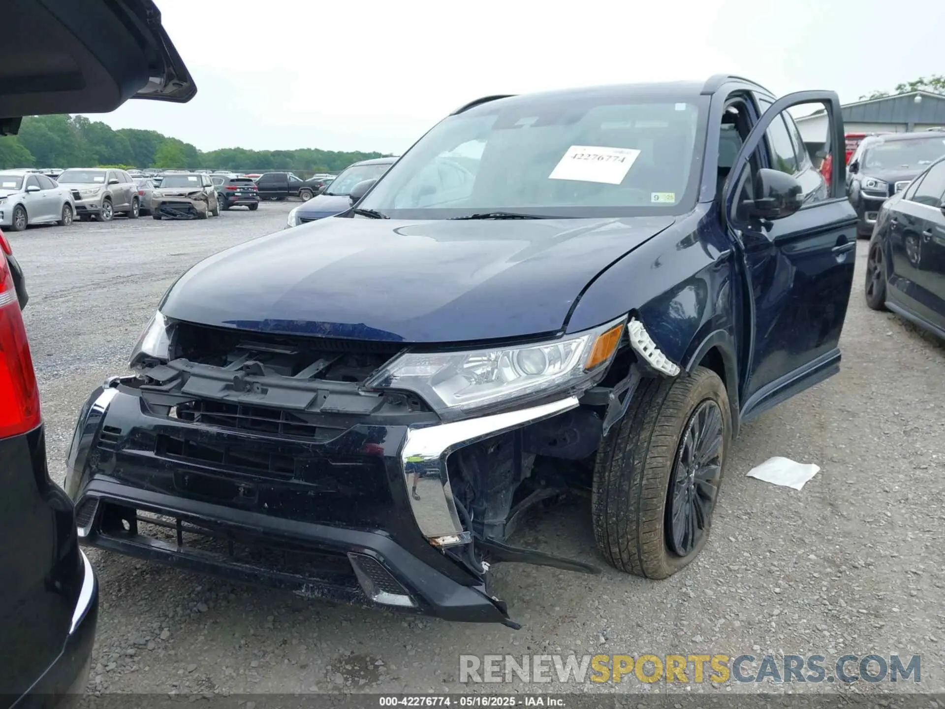 12 Photograph of a damaged car JA4AZ3A31LZ042840 MITSUBISHI OUTLANDER 2020