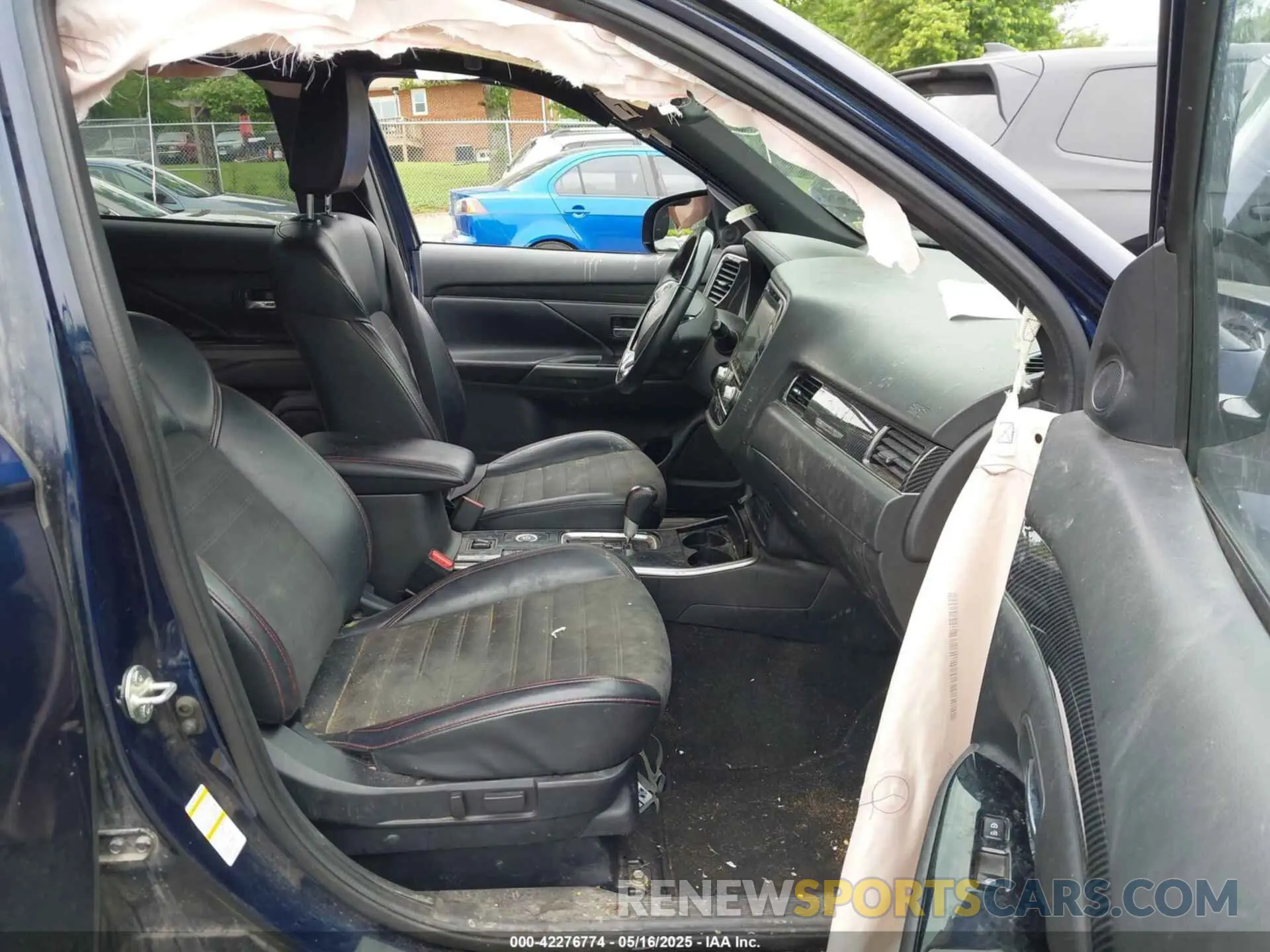 5 Photograph of a damaged car JA4AZ3A31LZ042840 MITSUBISHI OUTLANDER 2020