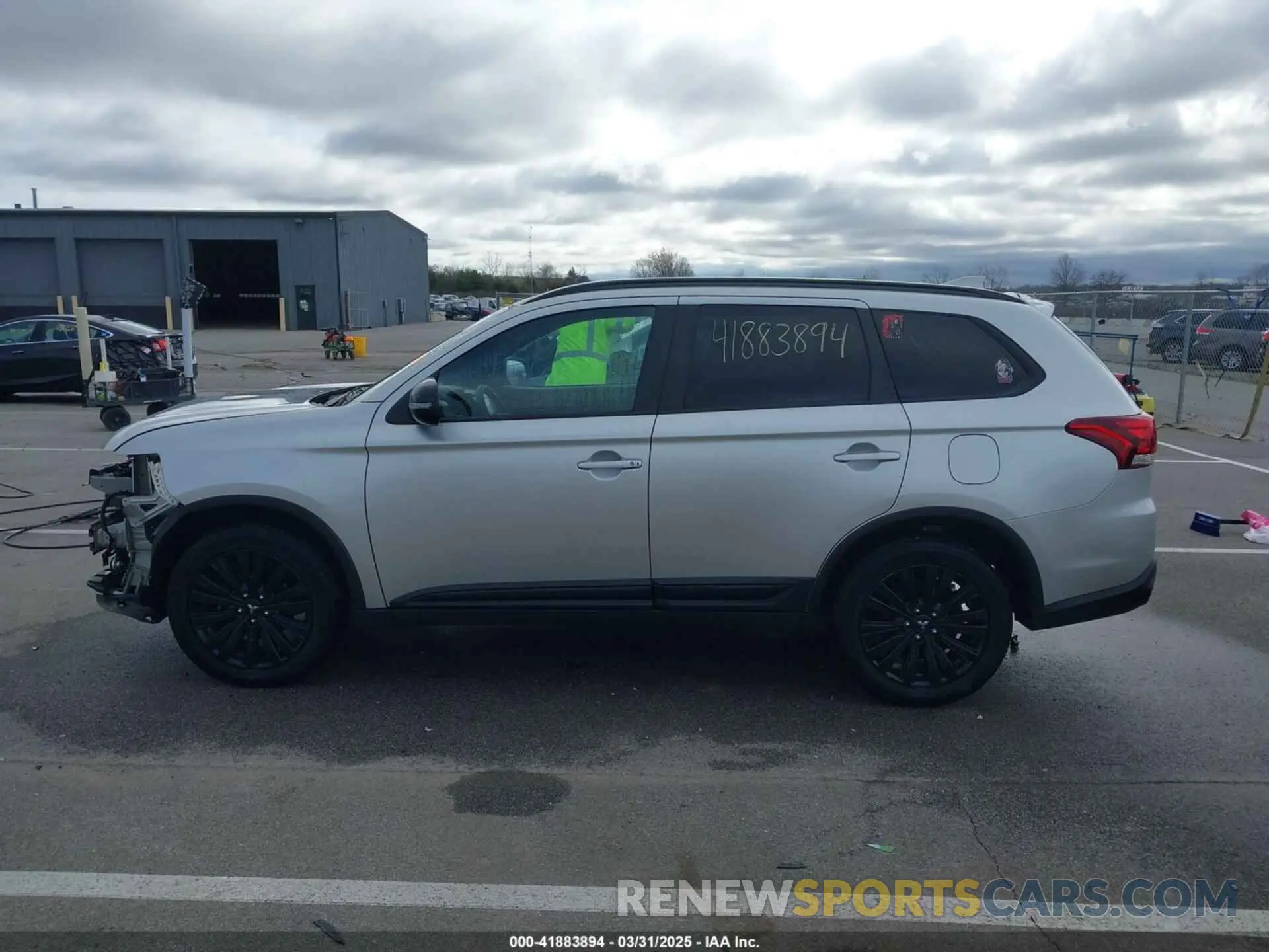 14 Photograph of a damaged car JA4AZ3A31LZ046189 MITSUBISHI OUTLANDER 2020