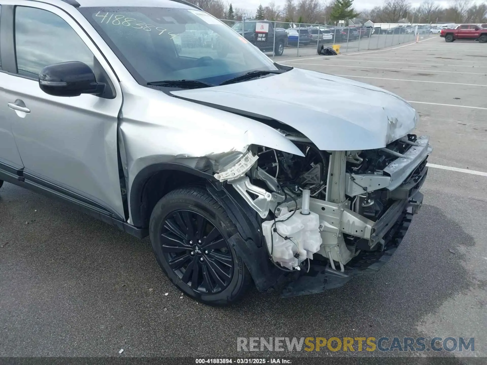 6 Photograph of a damaged car JA4AZ3A31LZ046189 MITSUBISHI OUTLANDER 2020