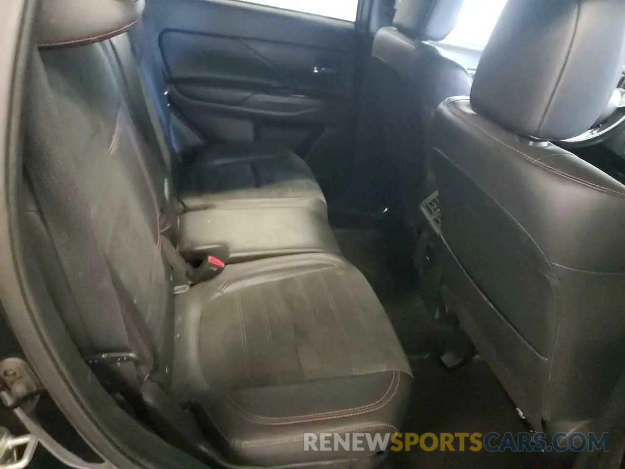 11 Фотография поврежденного автомобиля JA4AZ3A32LZ032401 MITSUBISHI OUTLANDER 2020