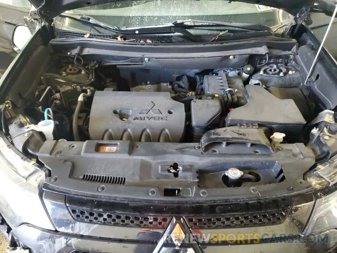 12 Фотография поврежденного автомобиля JA4AZ3A32LZ032401 MITSUBISHI OUTLANDER 2020