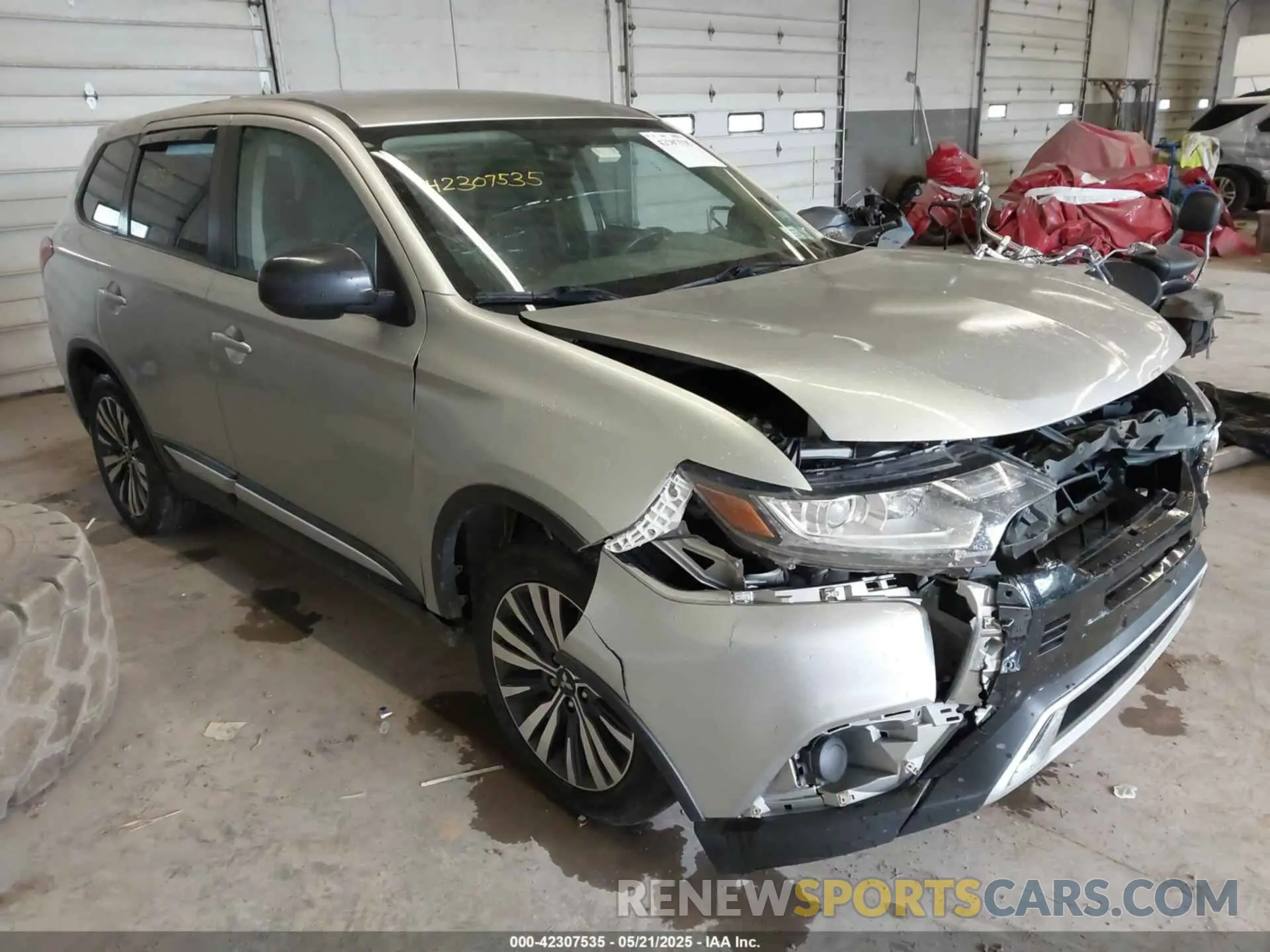 1 Фотография поврежденного автомобиля JA4AZ3A32LZ045956 MITSUBISHI OUTLANDER 2020