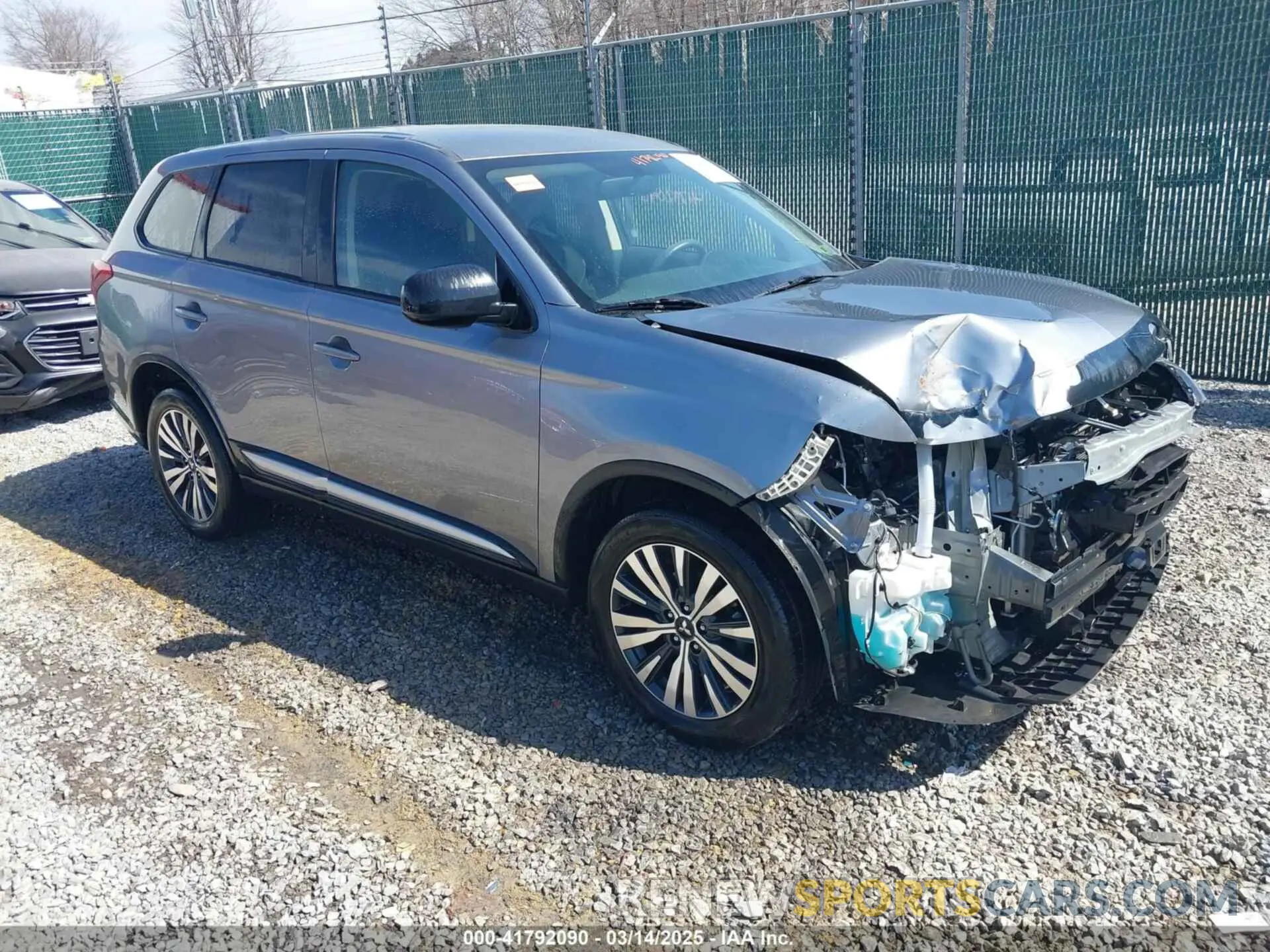 1 Фотография поврежденного автомобиля JA4AZ3A33LZ026557 MITSUBISHI OUTLANDER 2020