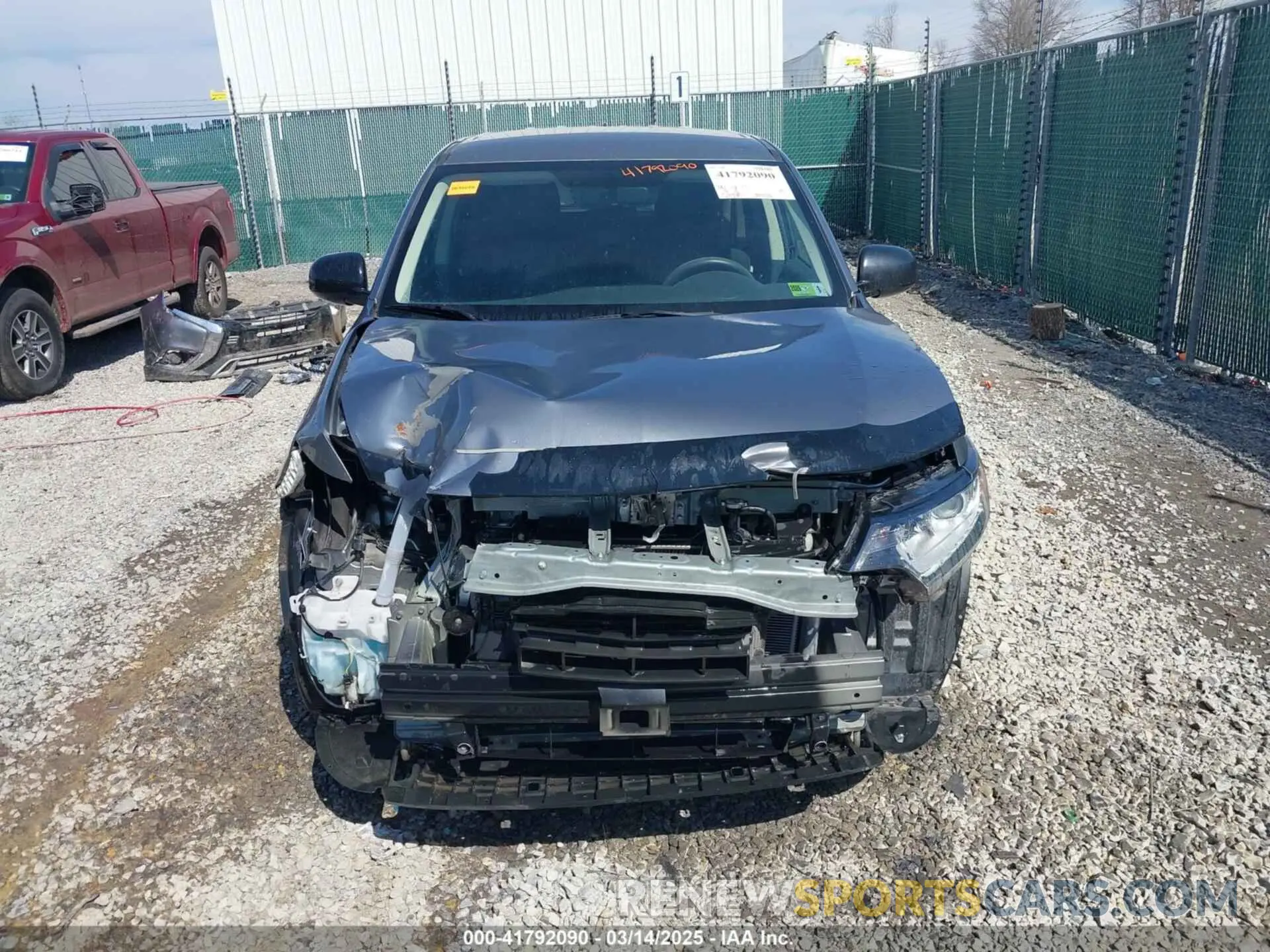 13 Фотография поврежденного автомобиля JA4AZ3A33LZ026557 MITSUBISHI OUTLANDER 2020
