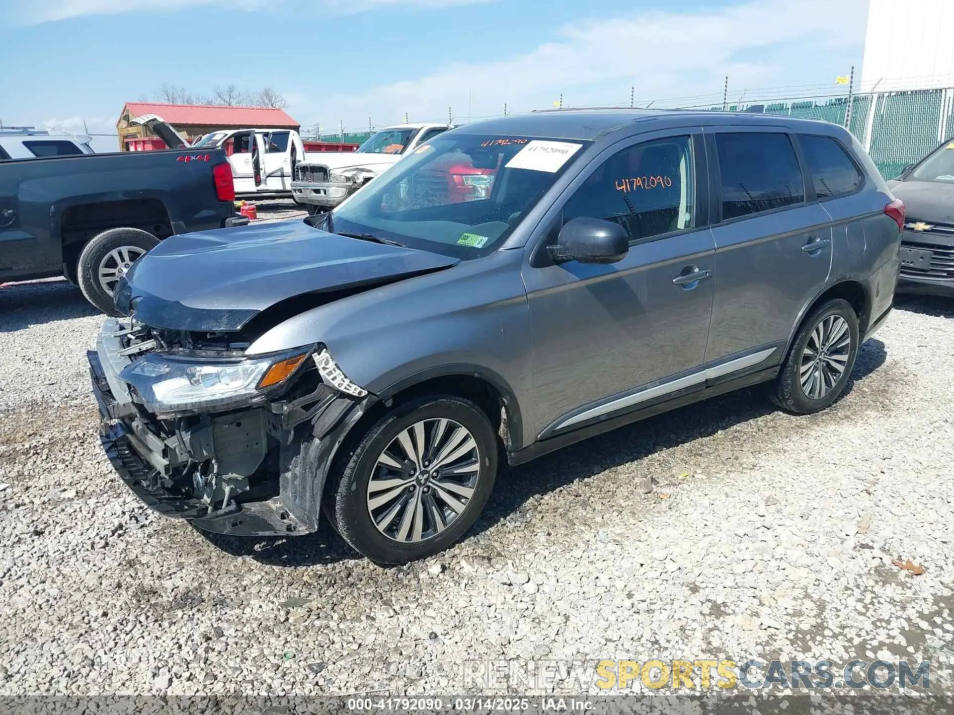 2 Фотография поврежденного автомобиля JA4AZ3A33LZ026557 MITSUBISHI OUTLANDER 2020