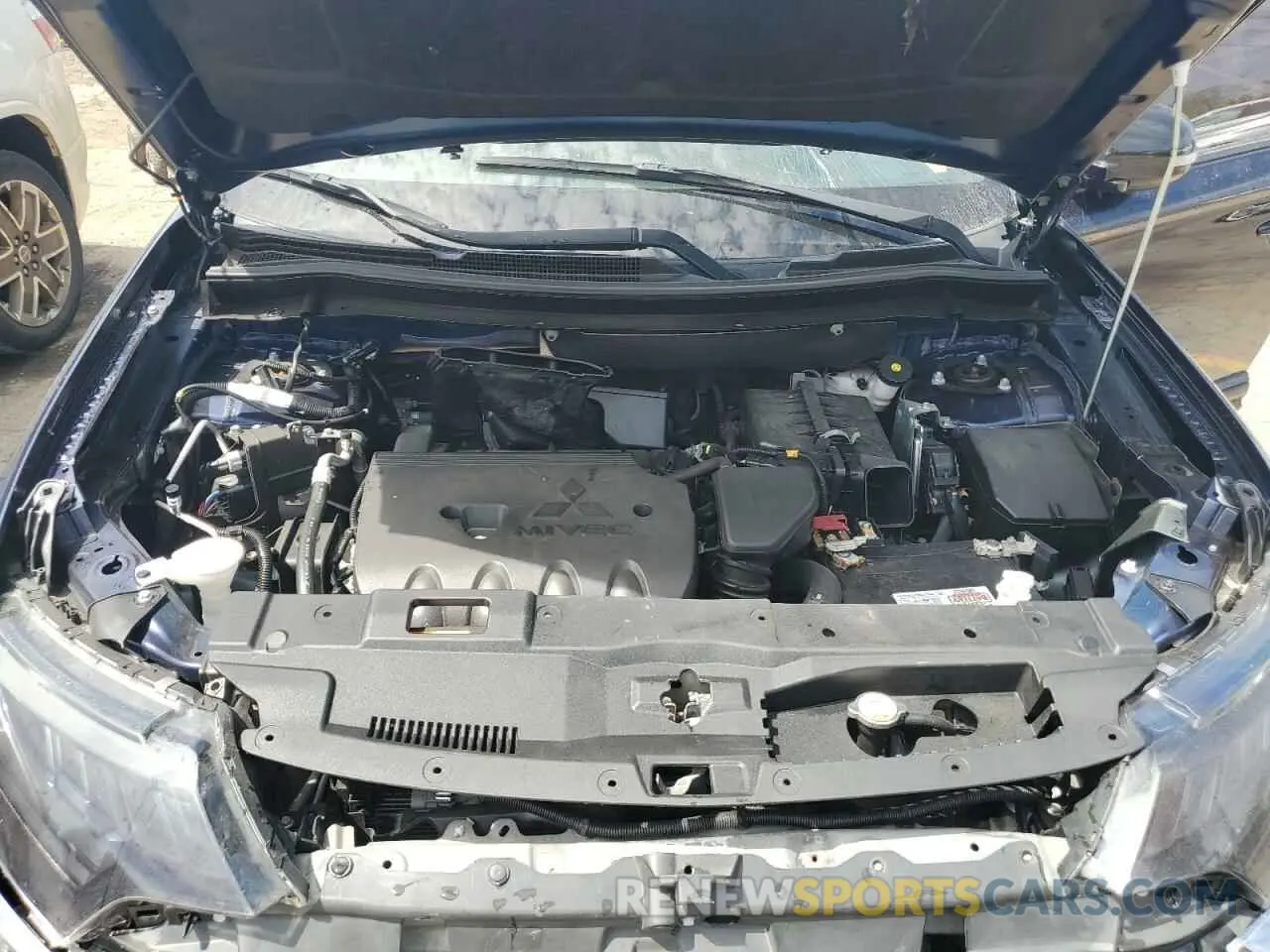 12 Photograph of a damaged car JA4AZ3A33LZ040846 MITSUBISHI OUTLANDER 2020