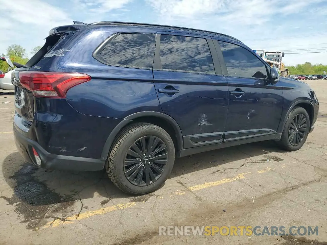3 Photograph of a damaged car JA4AZ3A33LZ040846 MITSUBISHI OUTLANDER 2020