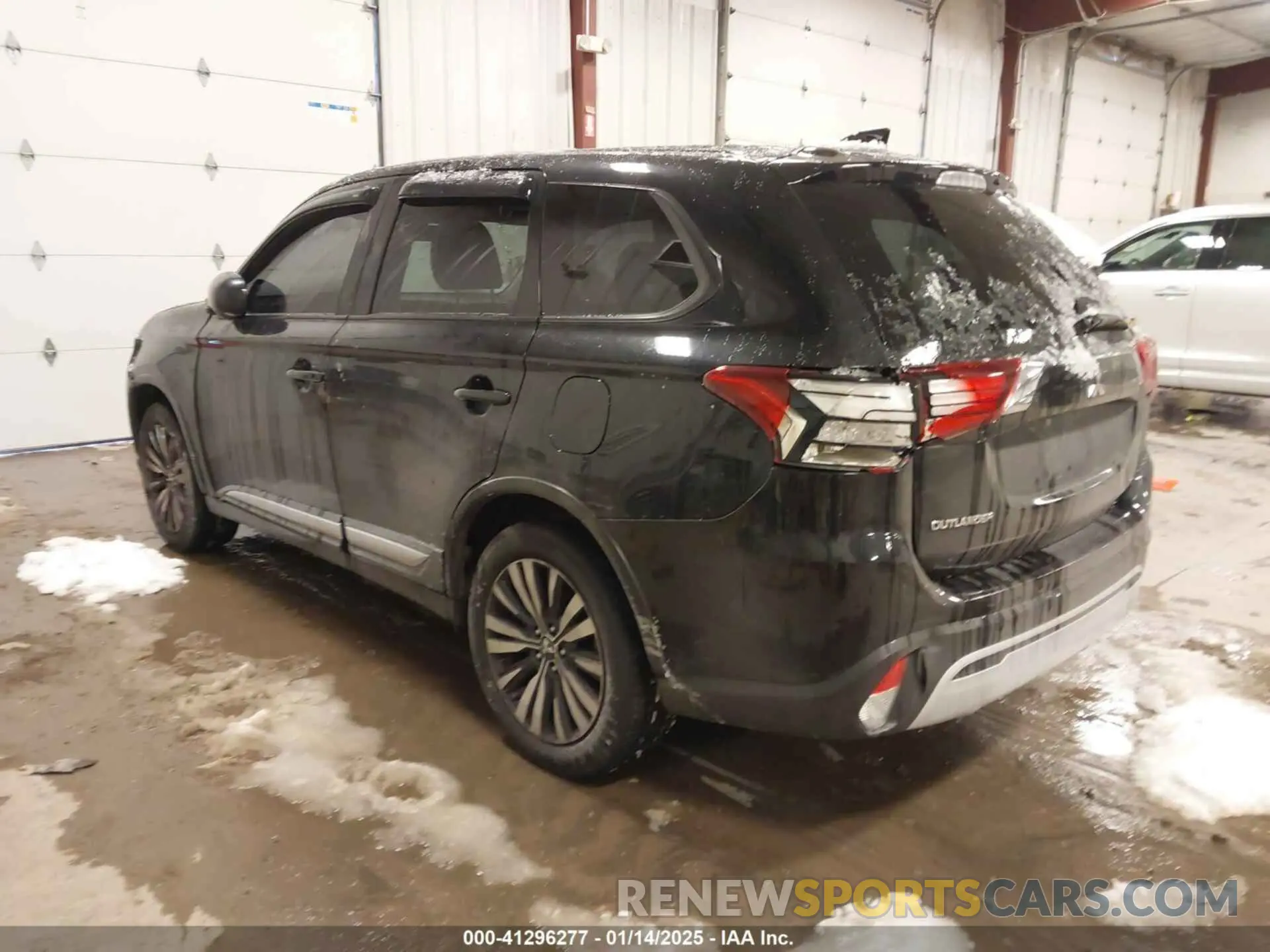 3 Photograph of a damaged car JA4AZ3A33LZ048610 MITSUBISHI OUTLANDER 2020