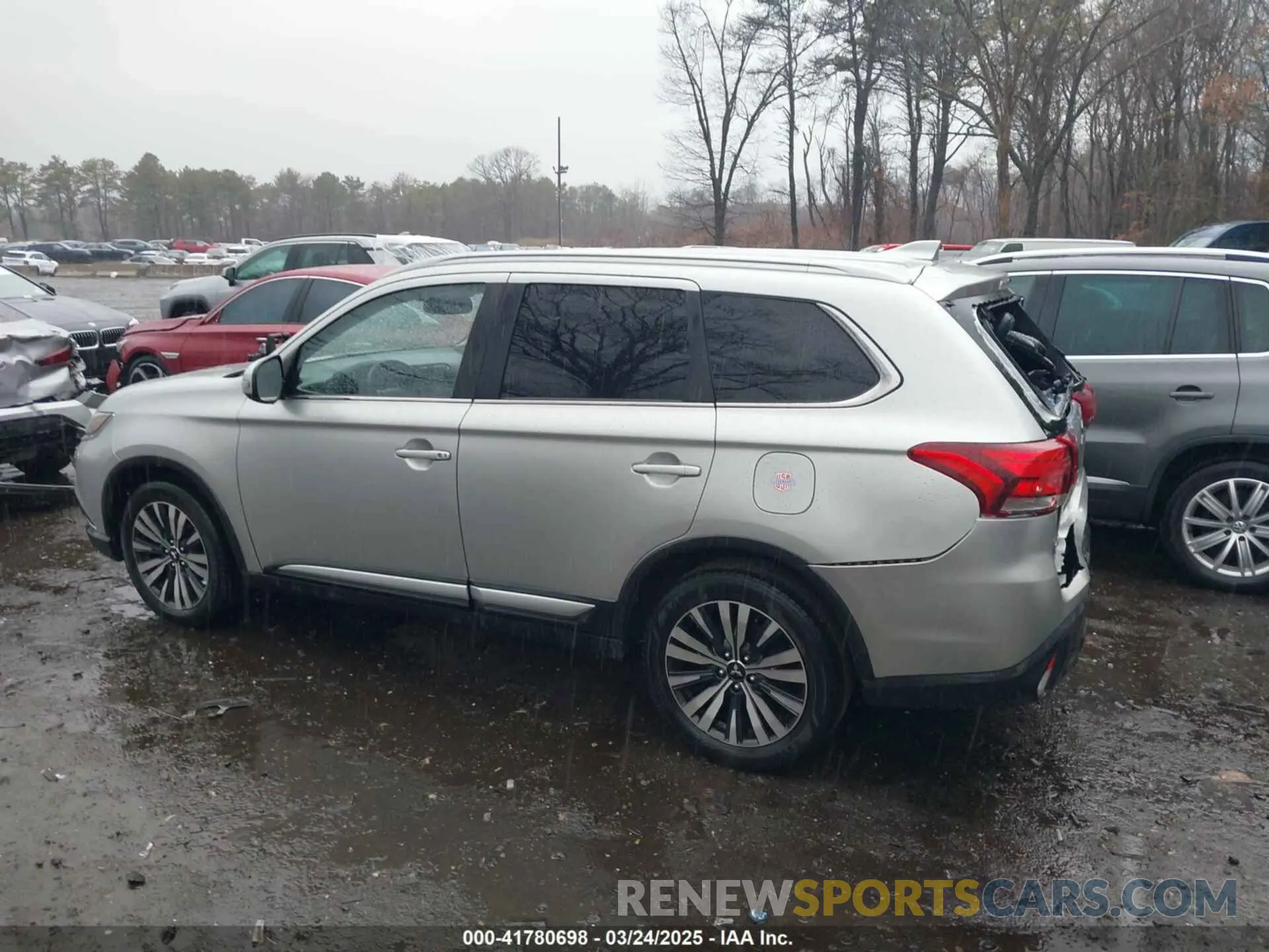 13 Photograph of a damaged car JA4AZ3A34LZ034022 MITSUBISHI OUTLANDER 2020