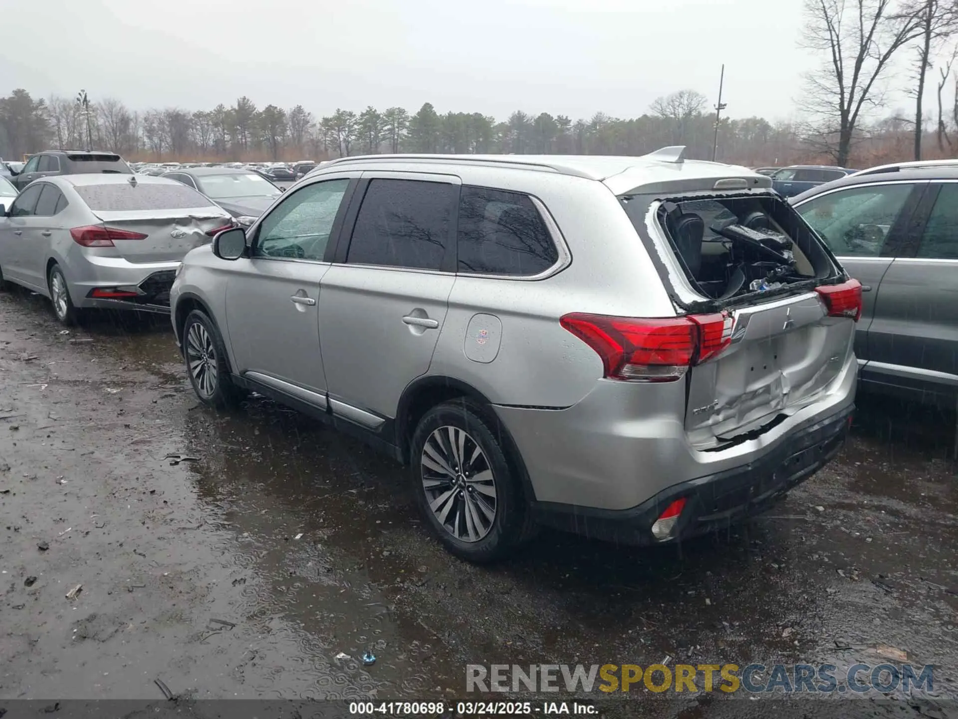 3 Photograph of a damaged car JA4AZ3A34LZ034022 MITSUBISHI OUTLANDER 2020
