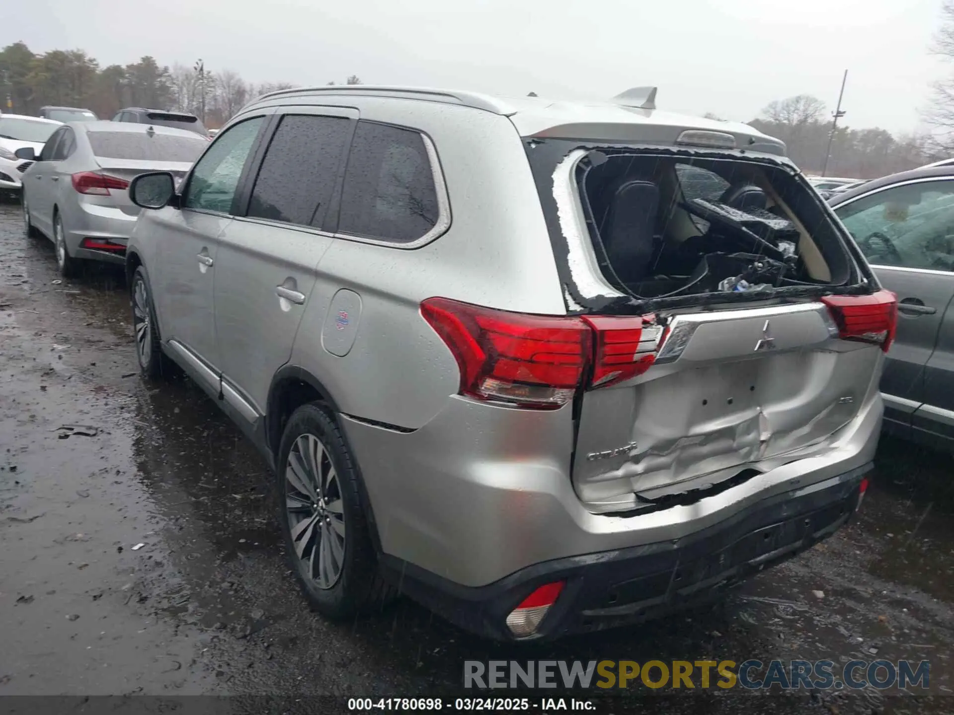 6 Photograph of a damaged car JA4AZ3A34LZ034022 MITSUBISHI OUTLANDER 2020