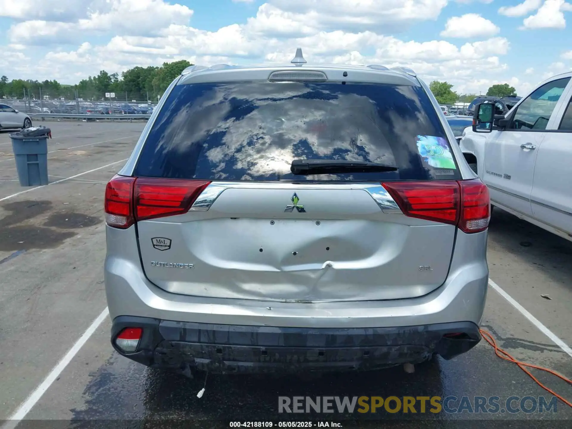 16 Photograph of a damaged car JA4AZ3A34LZ040810 MITSUBISHI OUTLANDER 2020