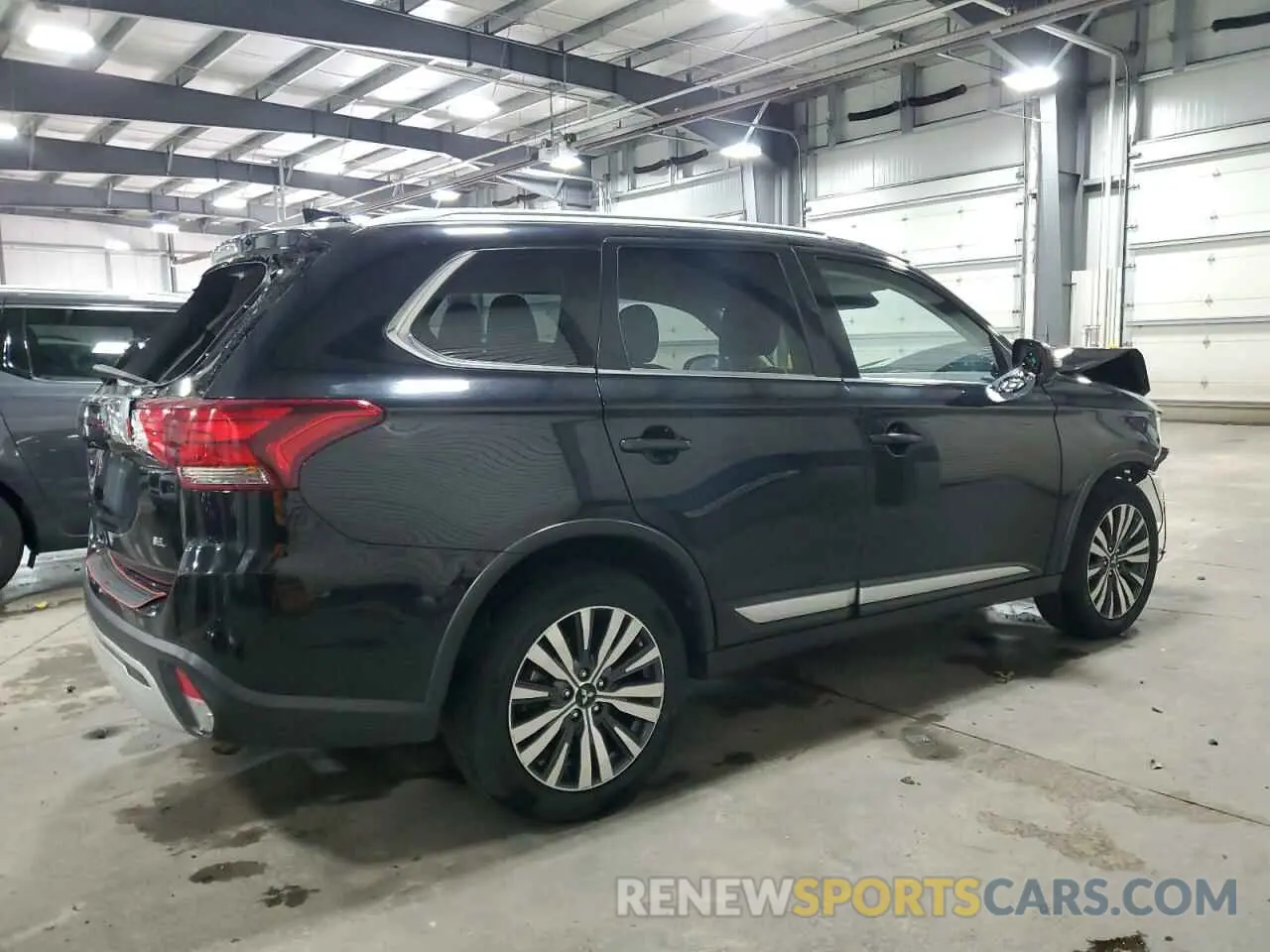 3 Photograph of a damaged car JA4AZ3A35LZ019562 MITSUBISHI OUTLANDER 2020