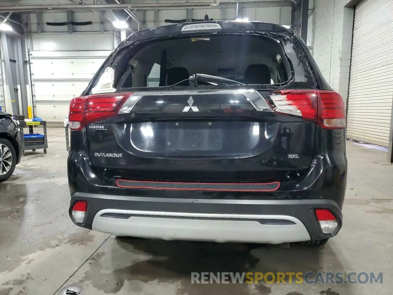 6 Photograph of a damaged car JA4AZ3A35LZ019562 MITSUBISHI OUTLANDER 2020