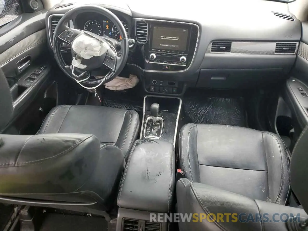 8 Photograph of a damaged car JA4AZ3A35LZ035034 MITSUBISHI OUTLANDER 2020