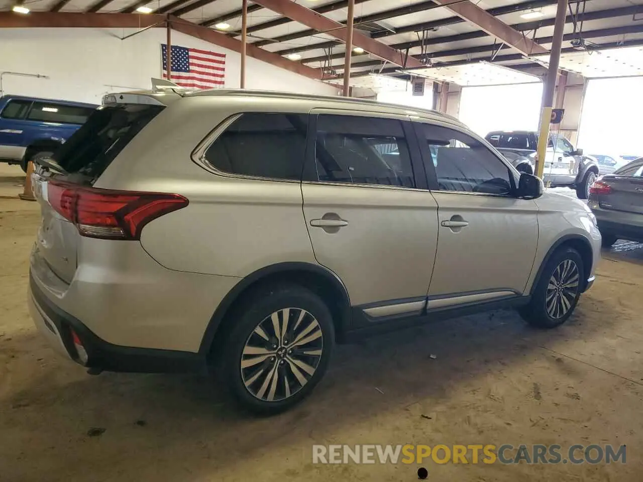 3 Photograph of a damaged car JA4AZ3A36LZ030649 MITSUBISHI OUTLANDER 2020