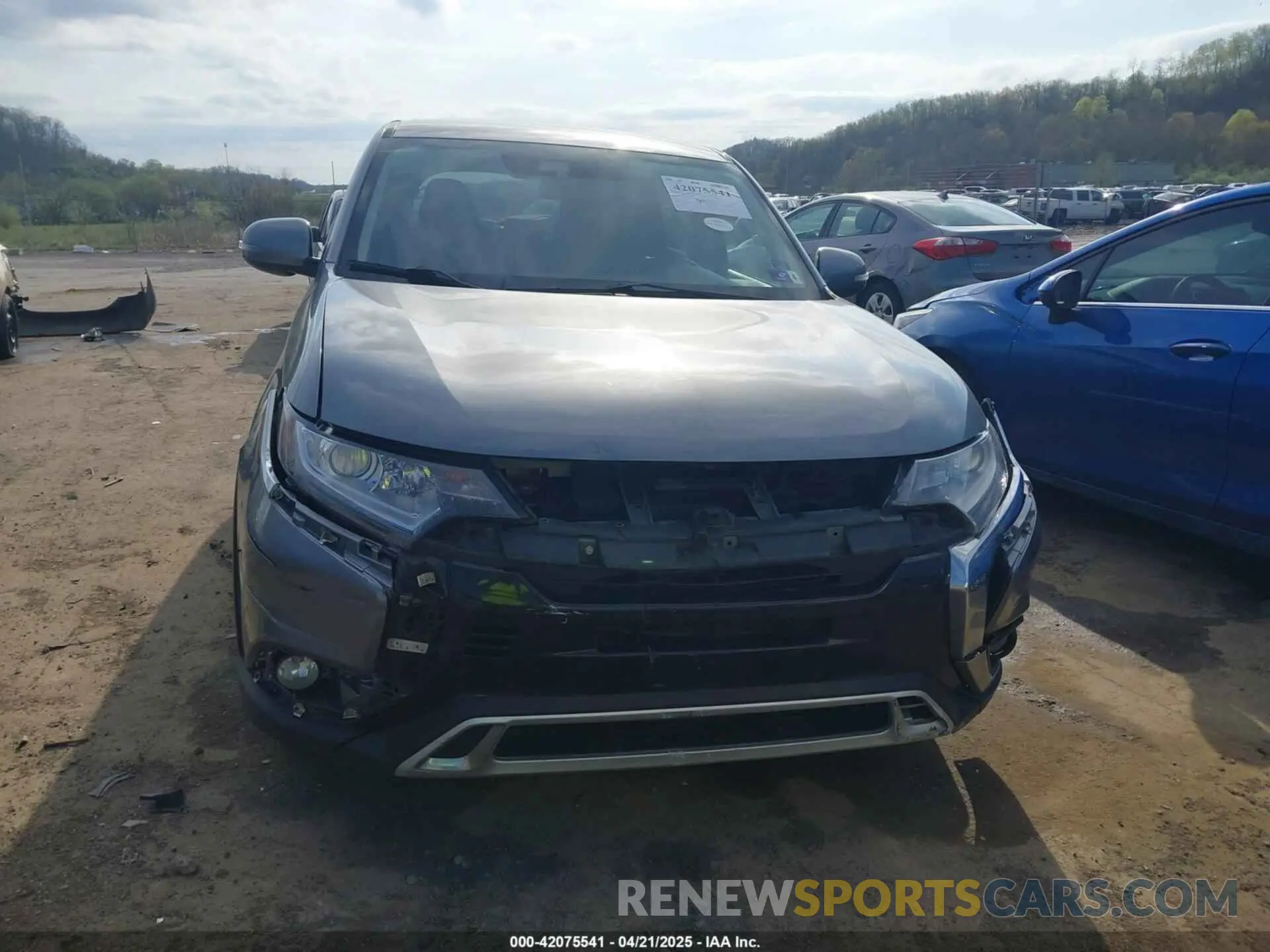 13 Photograph of a damaged car JA4AZ3A36LZ043837 MITSUBISHI OUTLANDER 2020