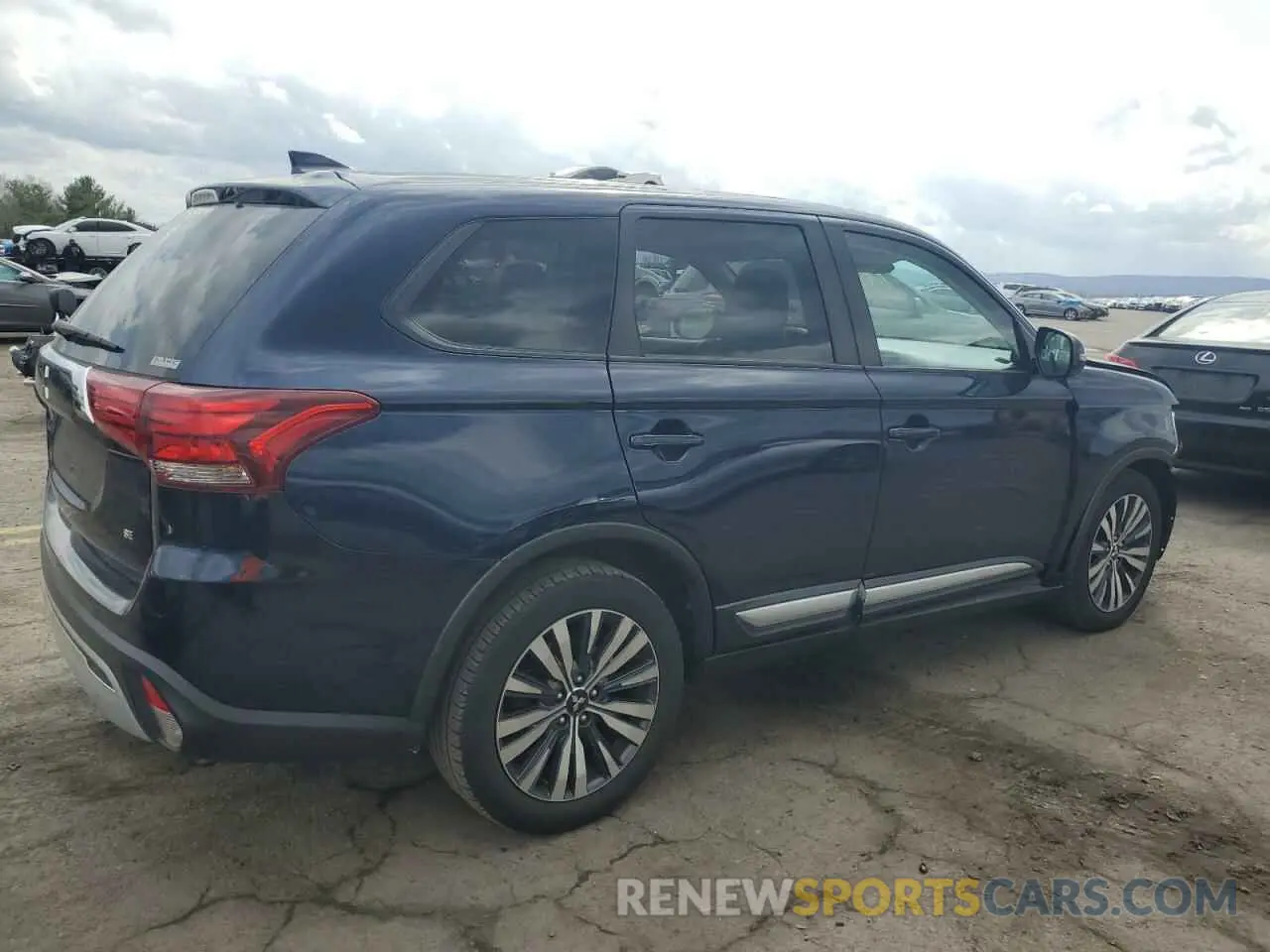 3 Фотография поврежденного автомобиля JA4AZ3A37LZ010118 MITSUBISHI OUTLANDER 2020