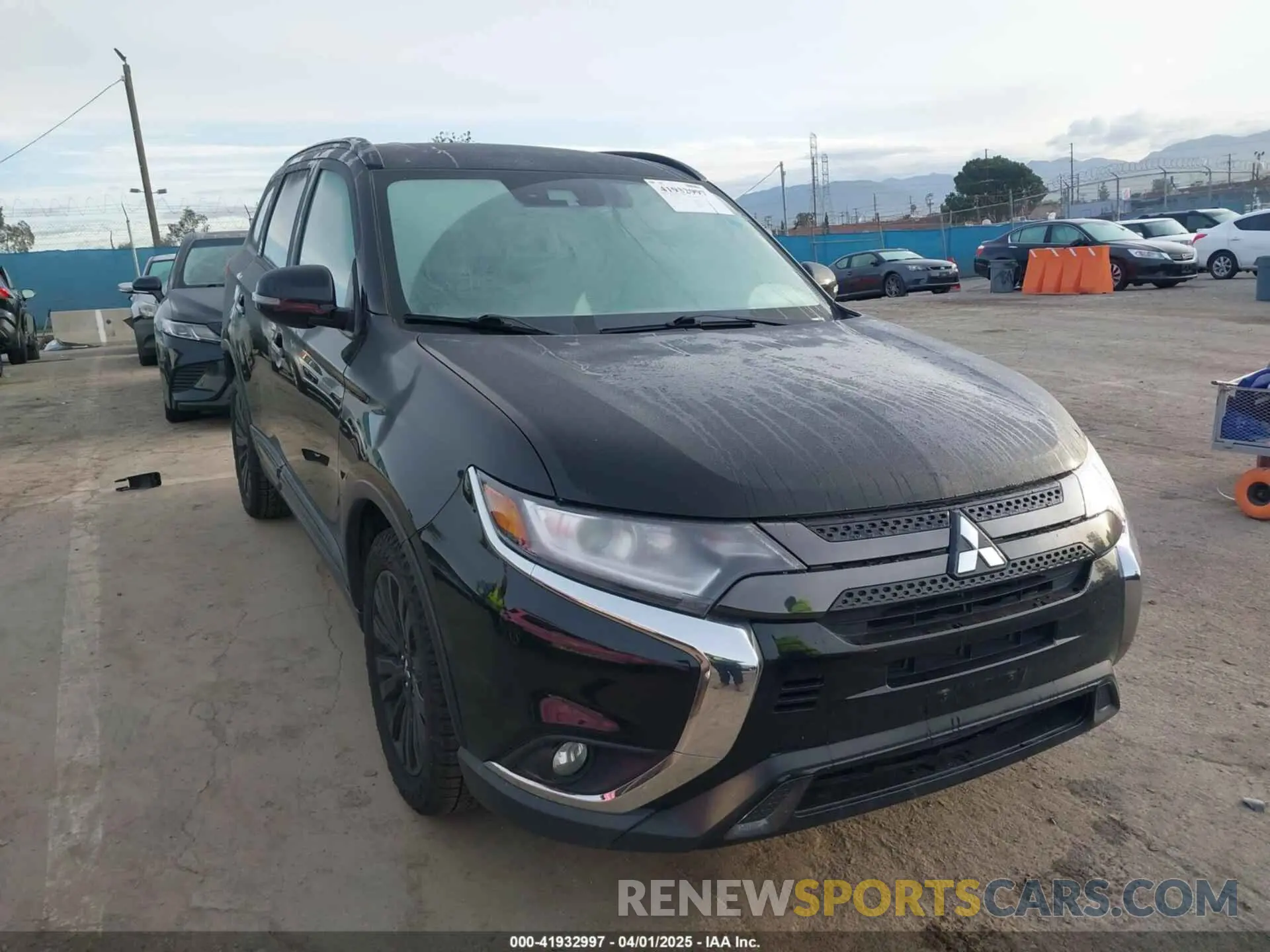 1 Photograph of a damaged car JA4AZ3A37LZ043216 MITSUBISHI OUTLANDER 2020