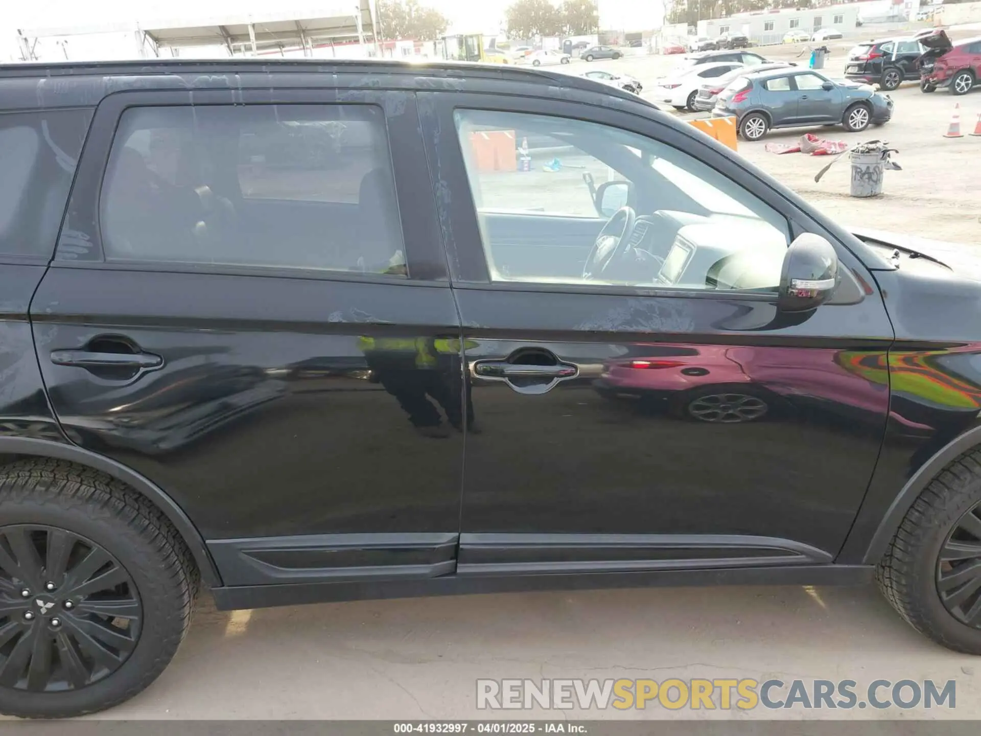 14 Photograph of a damaged car JA4AZ3A37LZ043216 MITSUBISHI OUTLANDER 2020