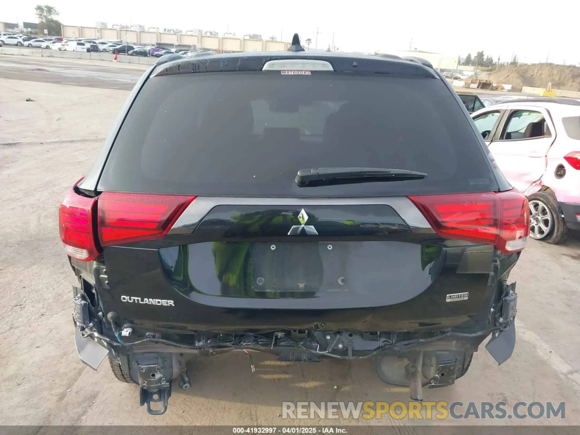 17 Photograph of a damaged car JA4AZ3A37LZ043216 MITSUBISHI OUTLANDER 2020