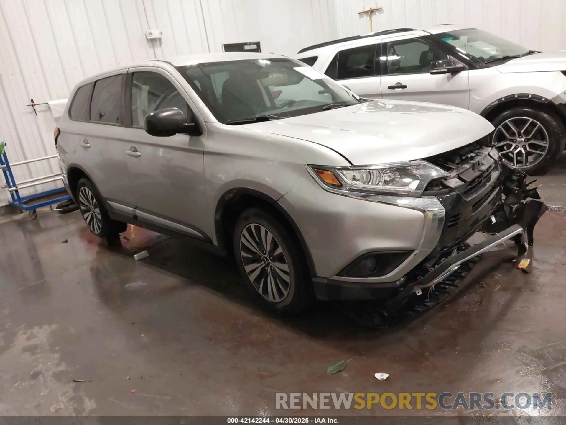 1 Photograph of a damaged car JA4AZ3A38LZ018227 MITSUBISHI OUTLANDER 2020