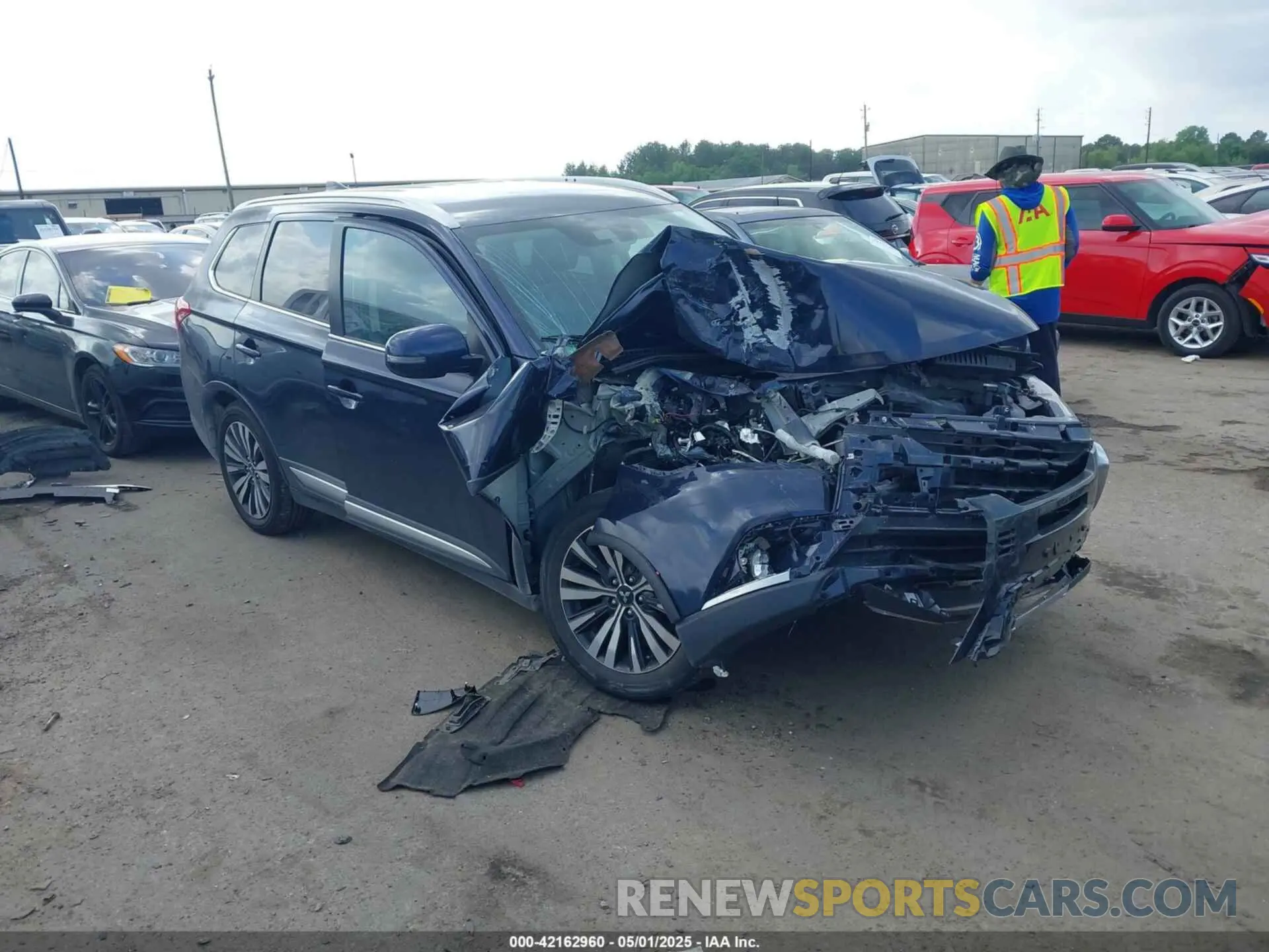 1 Photograph of a damaged car JA4AZ3A39LZ042844 MITSUBISHI OUTLANDER 2020