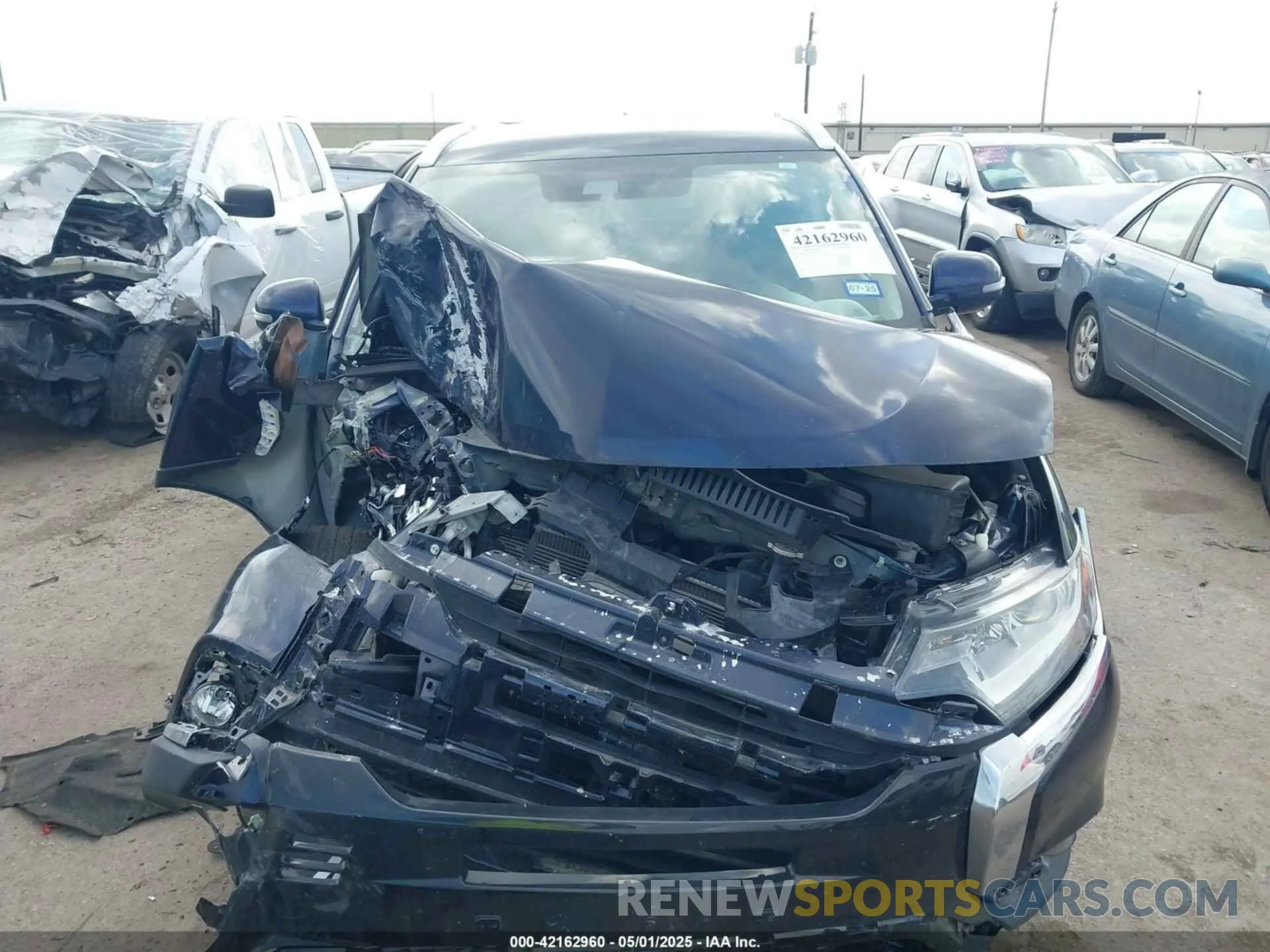 13 Photograph of a damaged car JA4AZ3A39LZ042844 MITSUBISHI OUTLANDER 2020