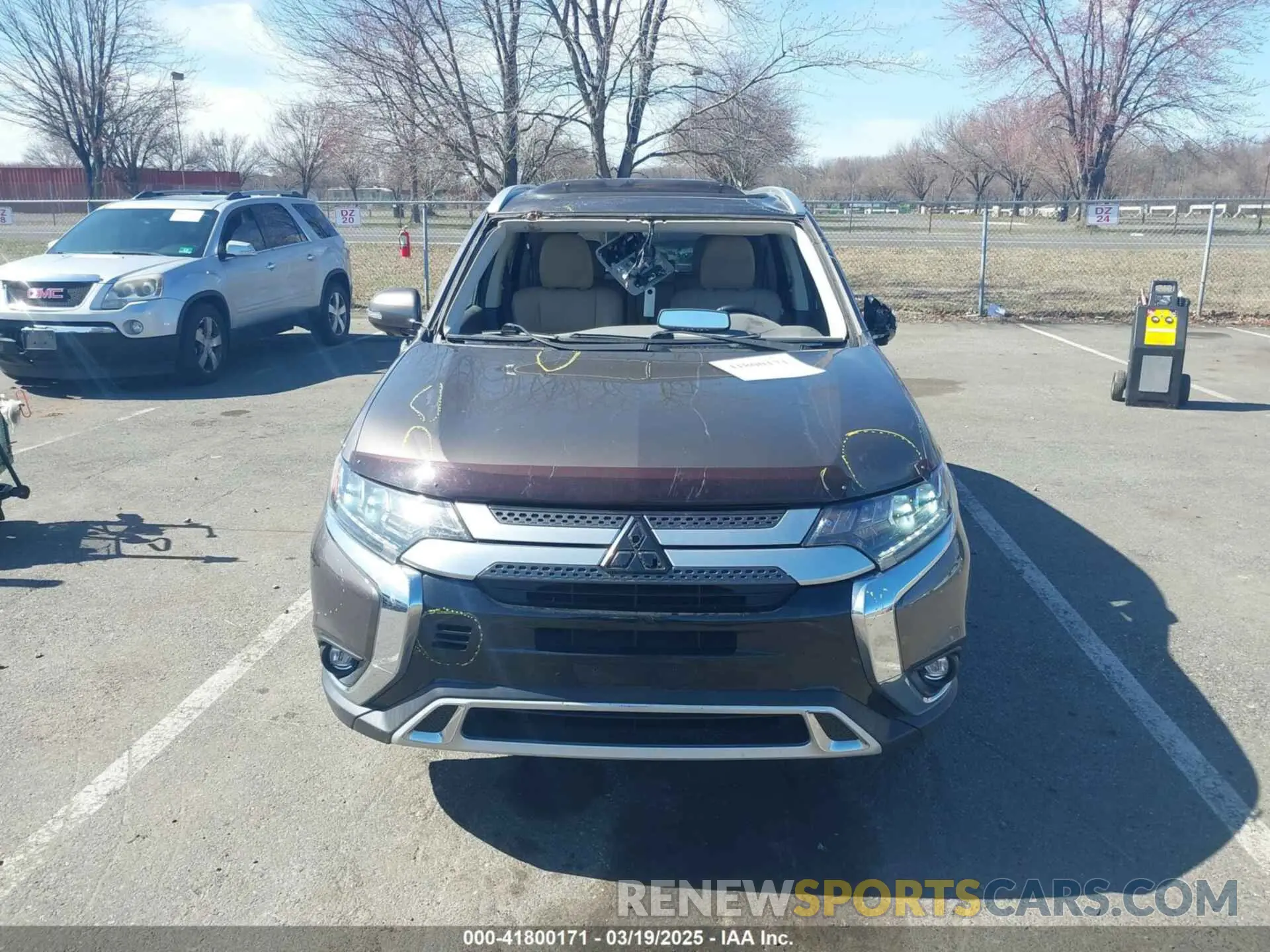 12 Фотография поврежденного автомобиля JA4JZ4AX4LZ008884 MITSUBISHI OUTLANDER 2020