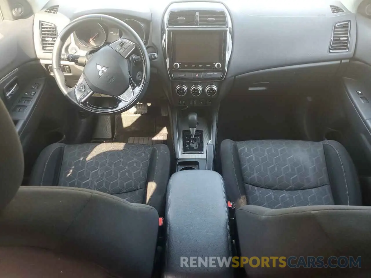8 Фотография поврежденного автомобиля JA4AJVAW3MU602210 MITSUBISHI OUTLANDER 2021