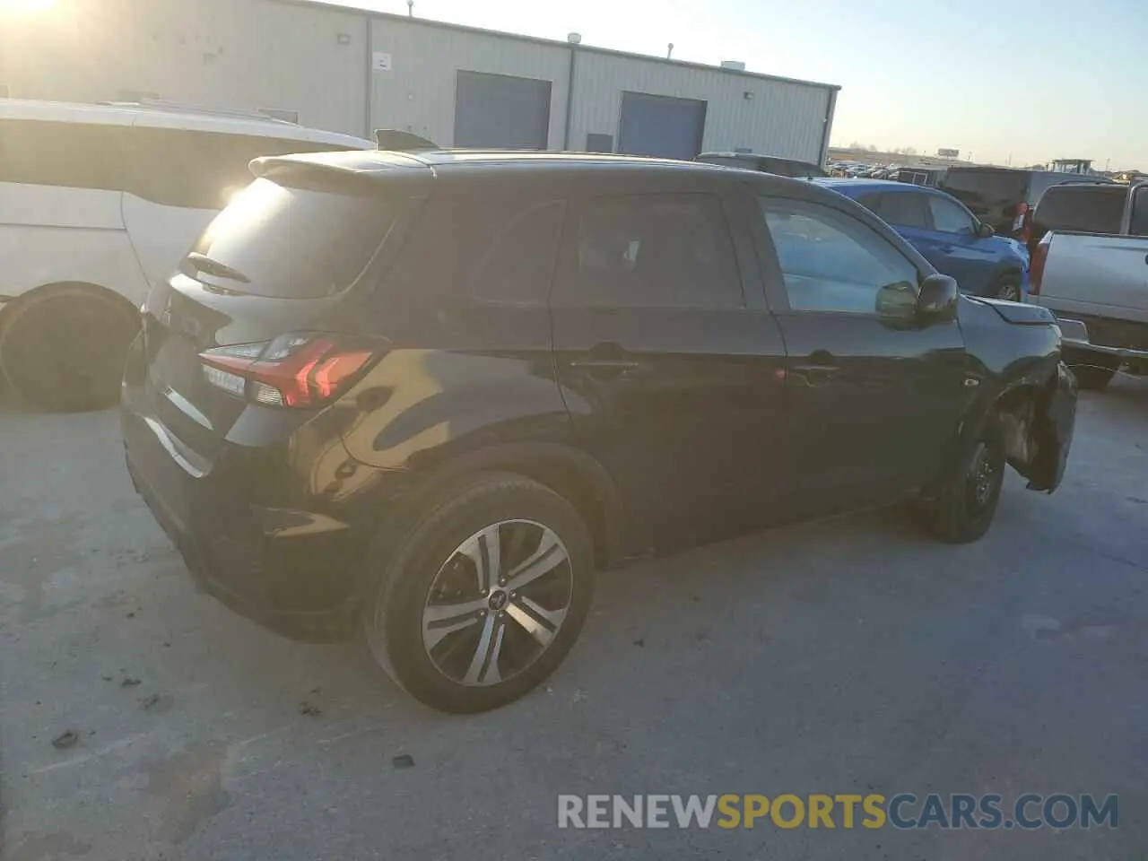 3 Фотография поврежденного автомобиля JA4APUAU5MU005700 MITSUBISHI OUTLANDER 2021